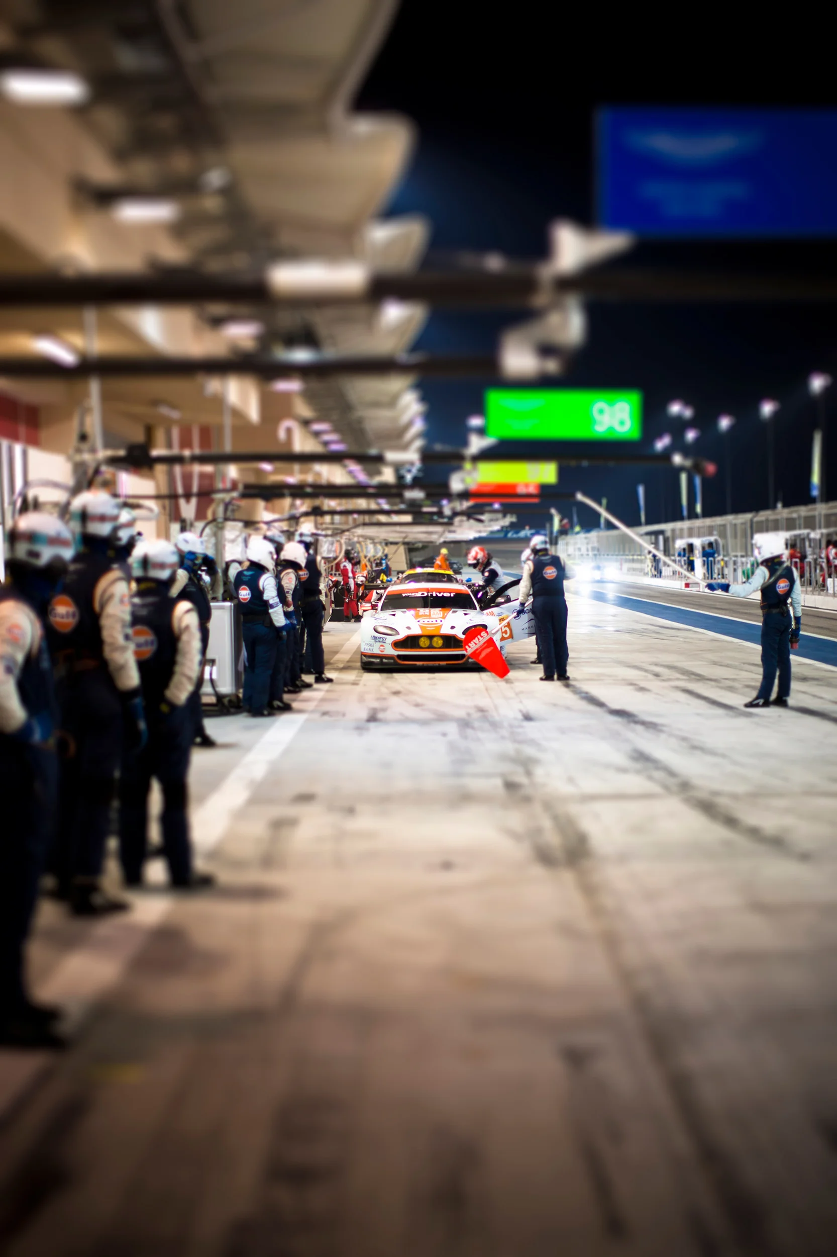 #95 Aston Martin pit stop