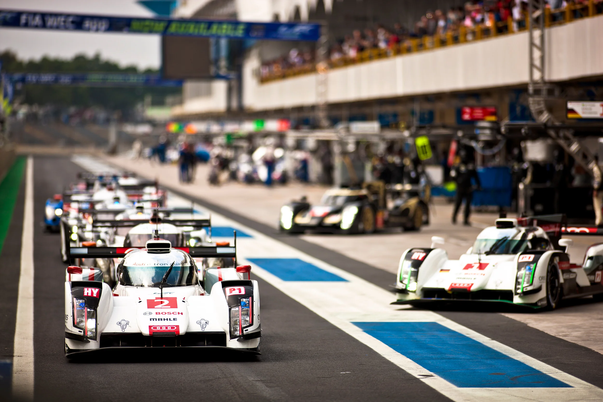 The start of qualifying