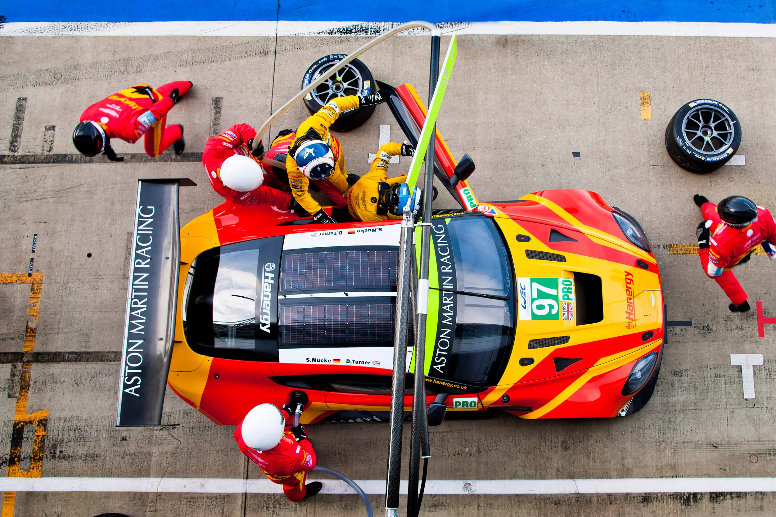 #97 Aston Martin Vantage pitstop