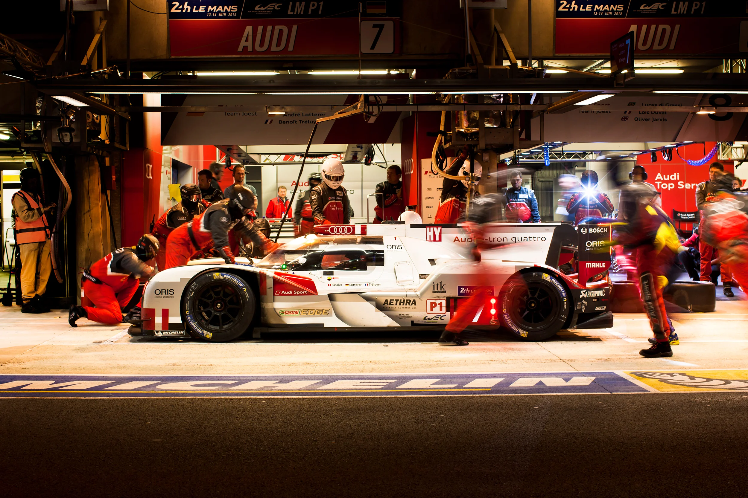 #7 Audi R18 E-Tron Quattro pit stop
