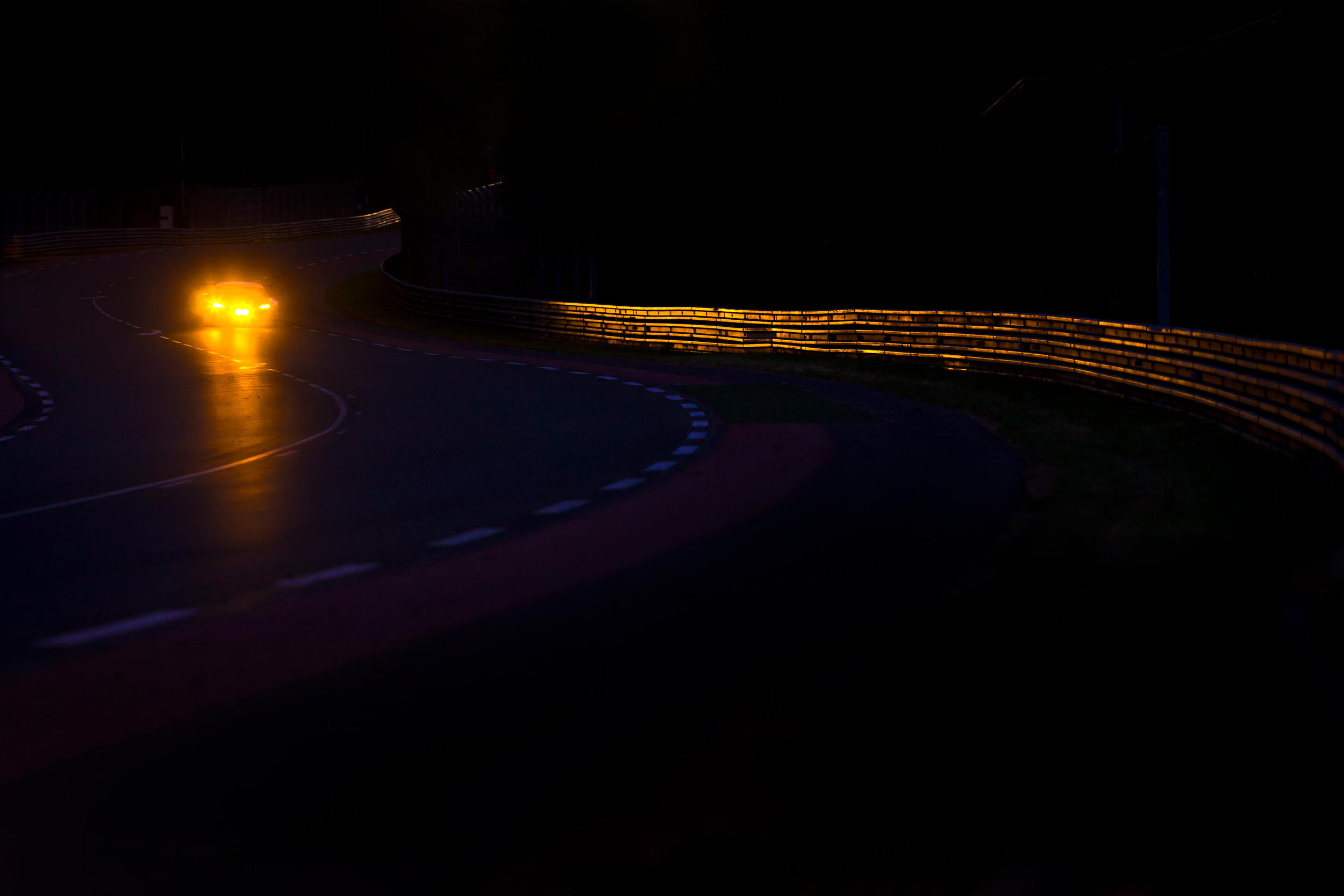 Stuart Hall, Aston Martin Vantage