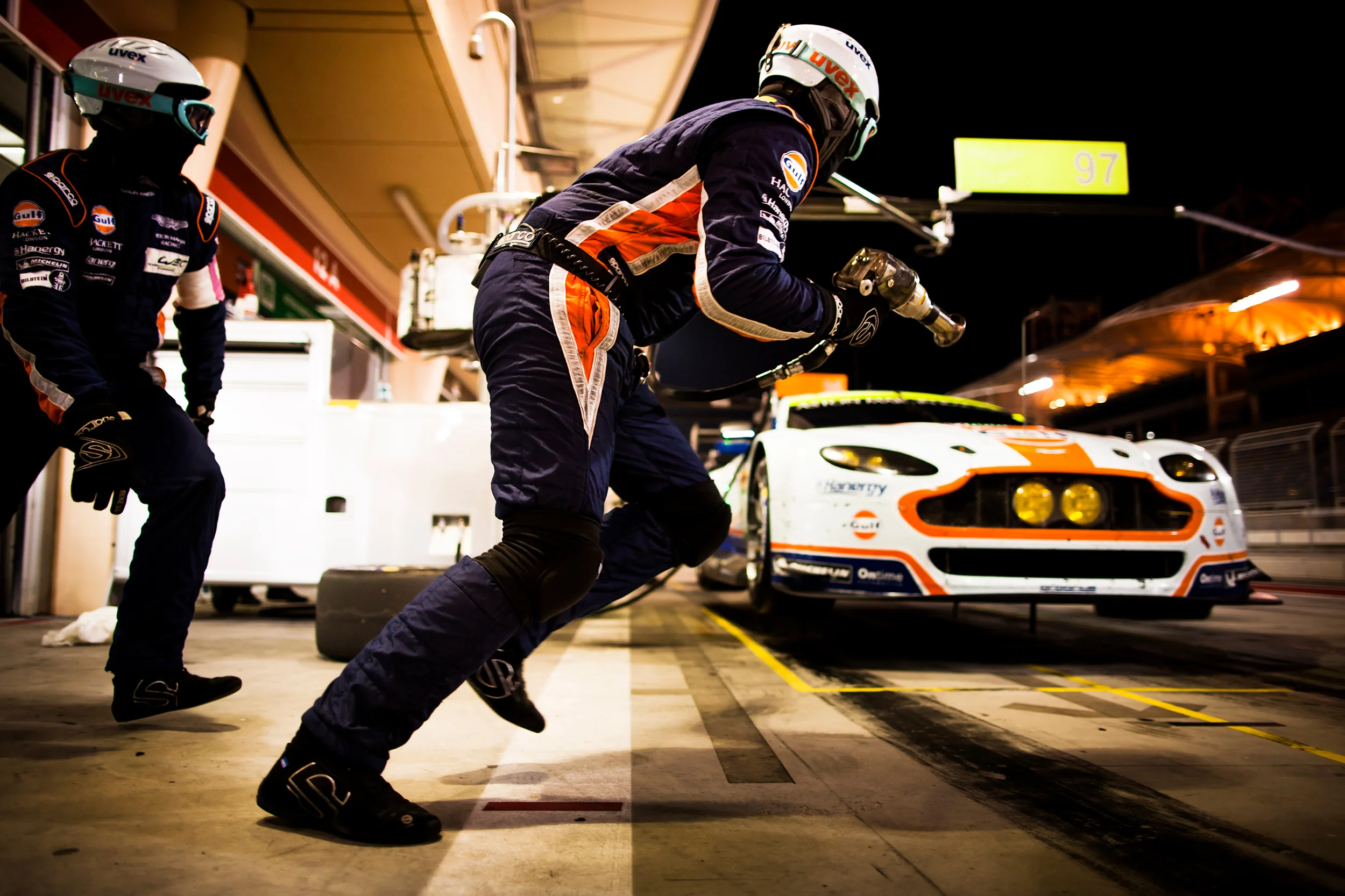 #97 Aston Martin pit stop