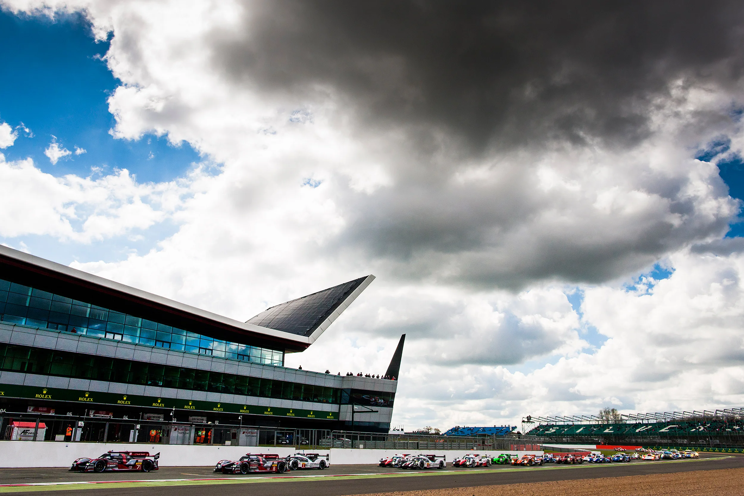 Start of the 6 Hours of Silverstone