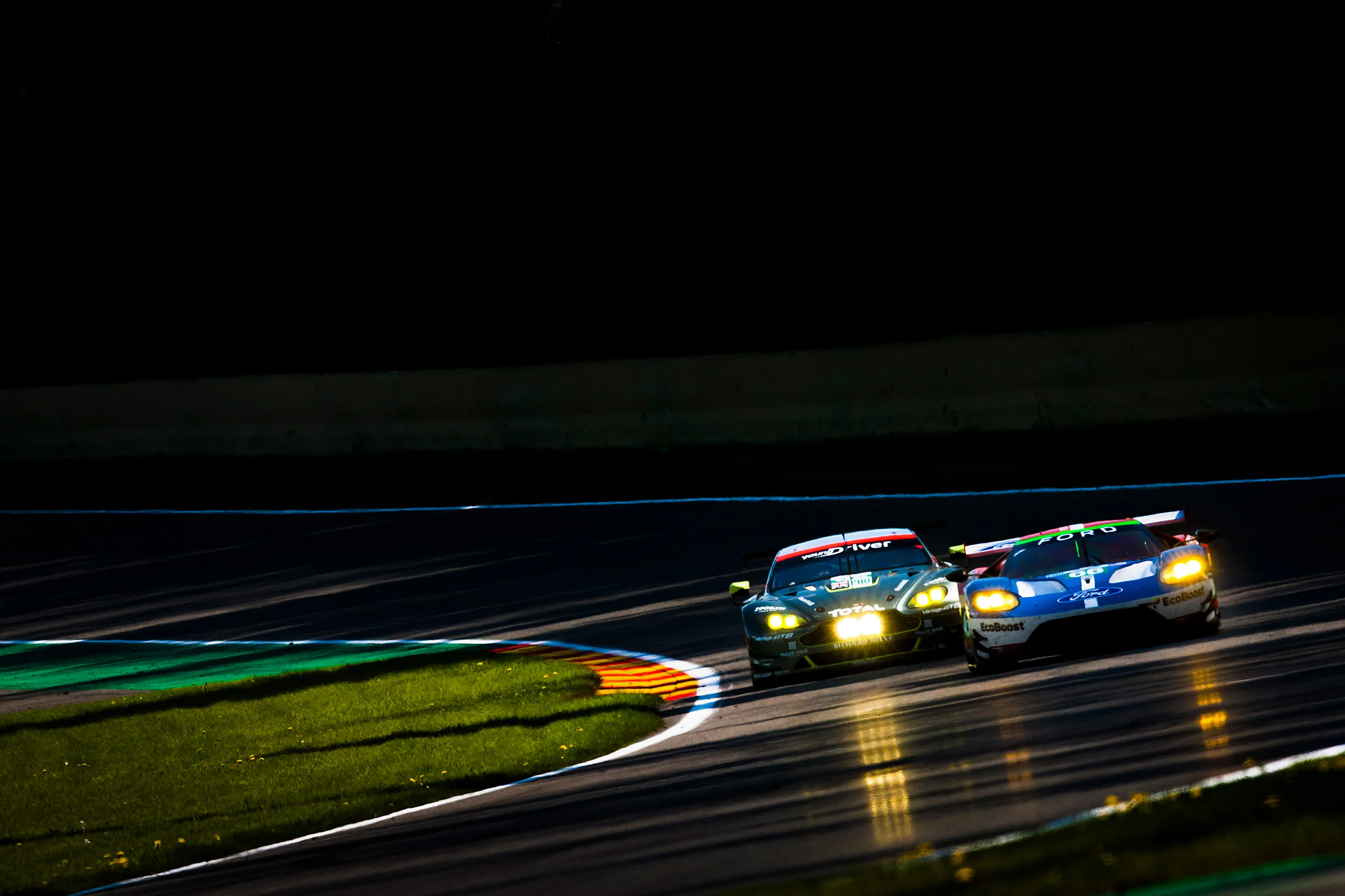 Billy Johnson, Ford GT leads Nicki Thiim, Aston Martin Vantage