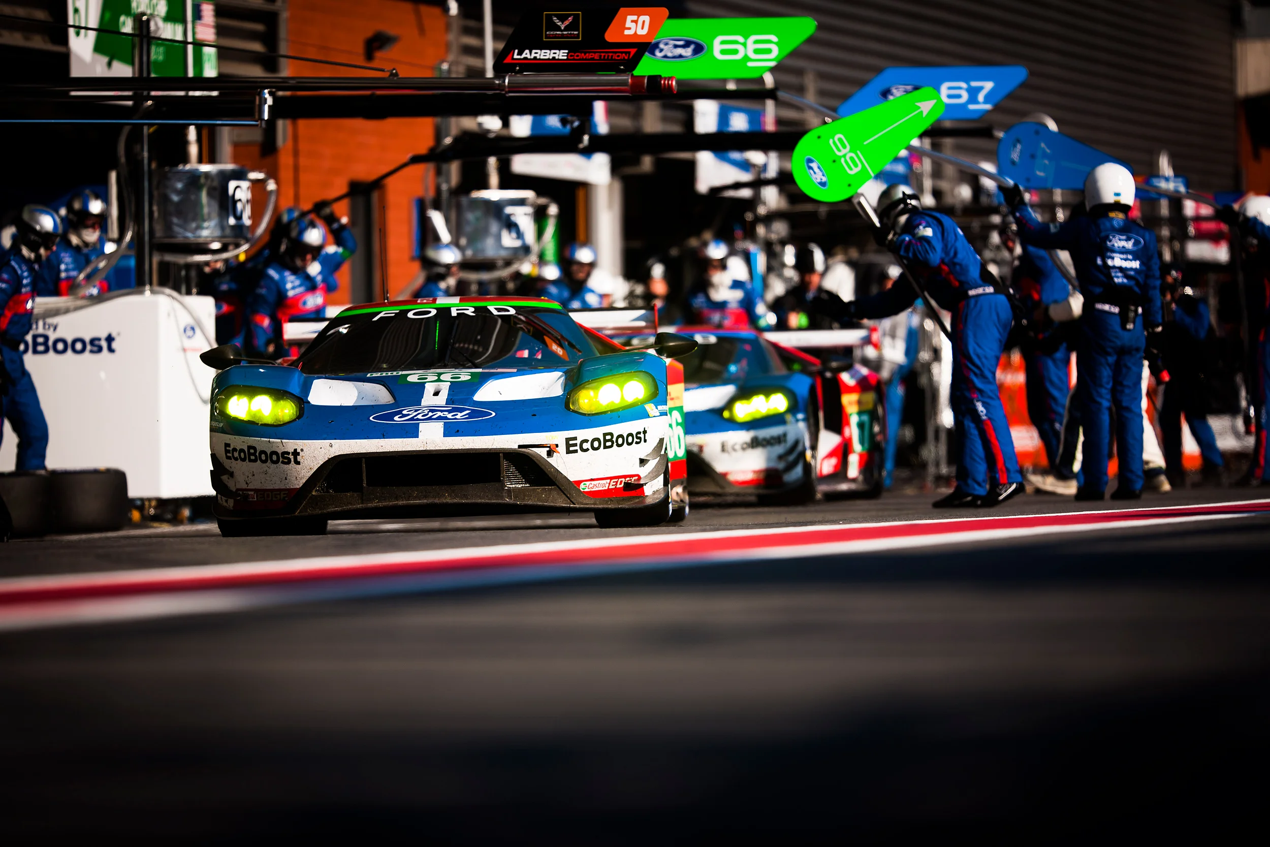 Ford GT pit stop