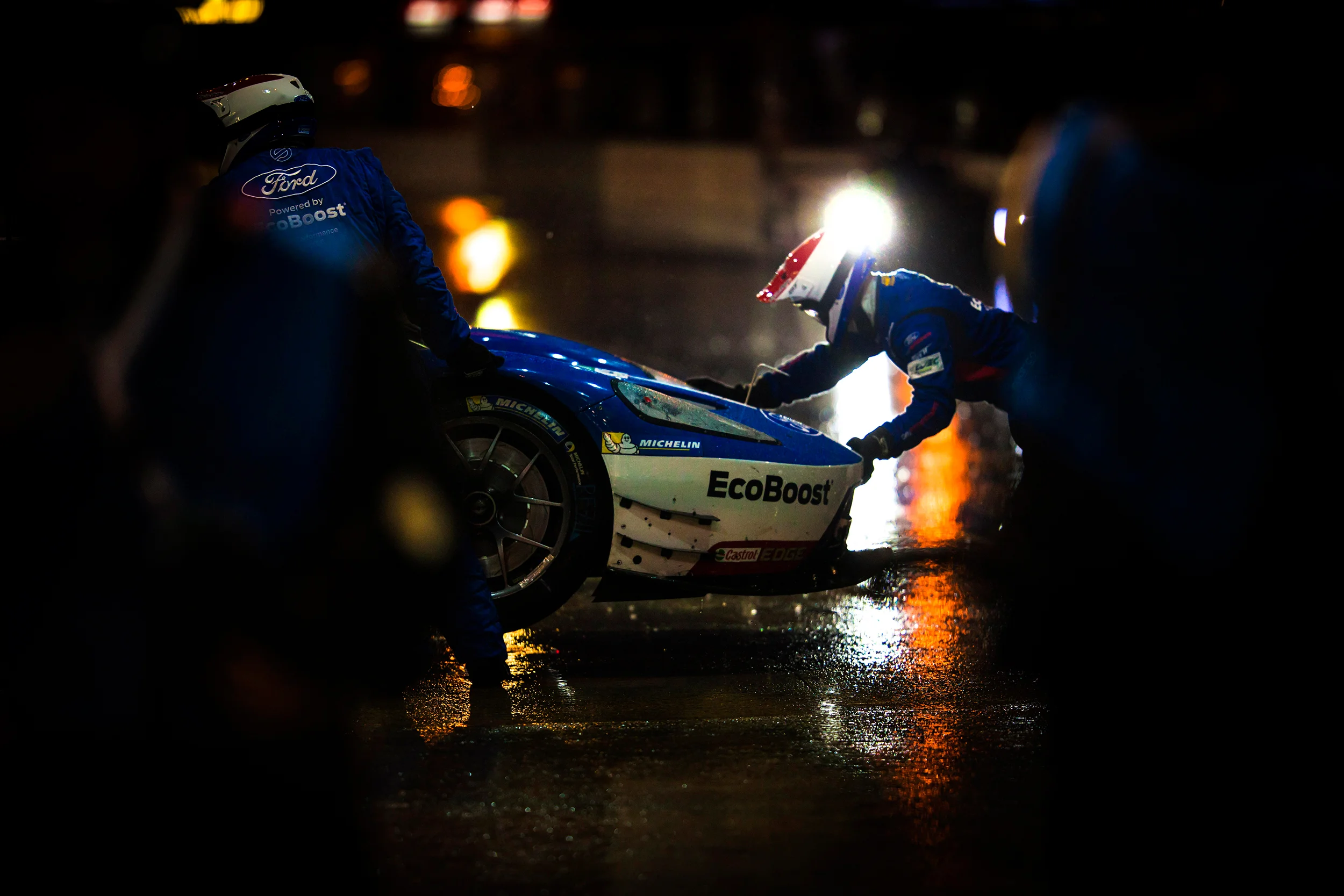 #68 Ford GT is pushed into the garage