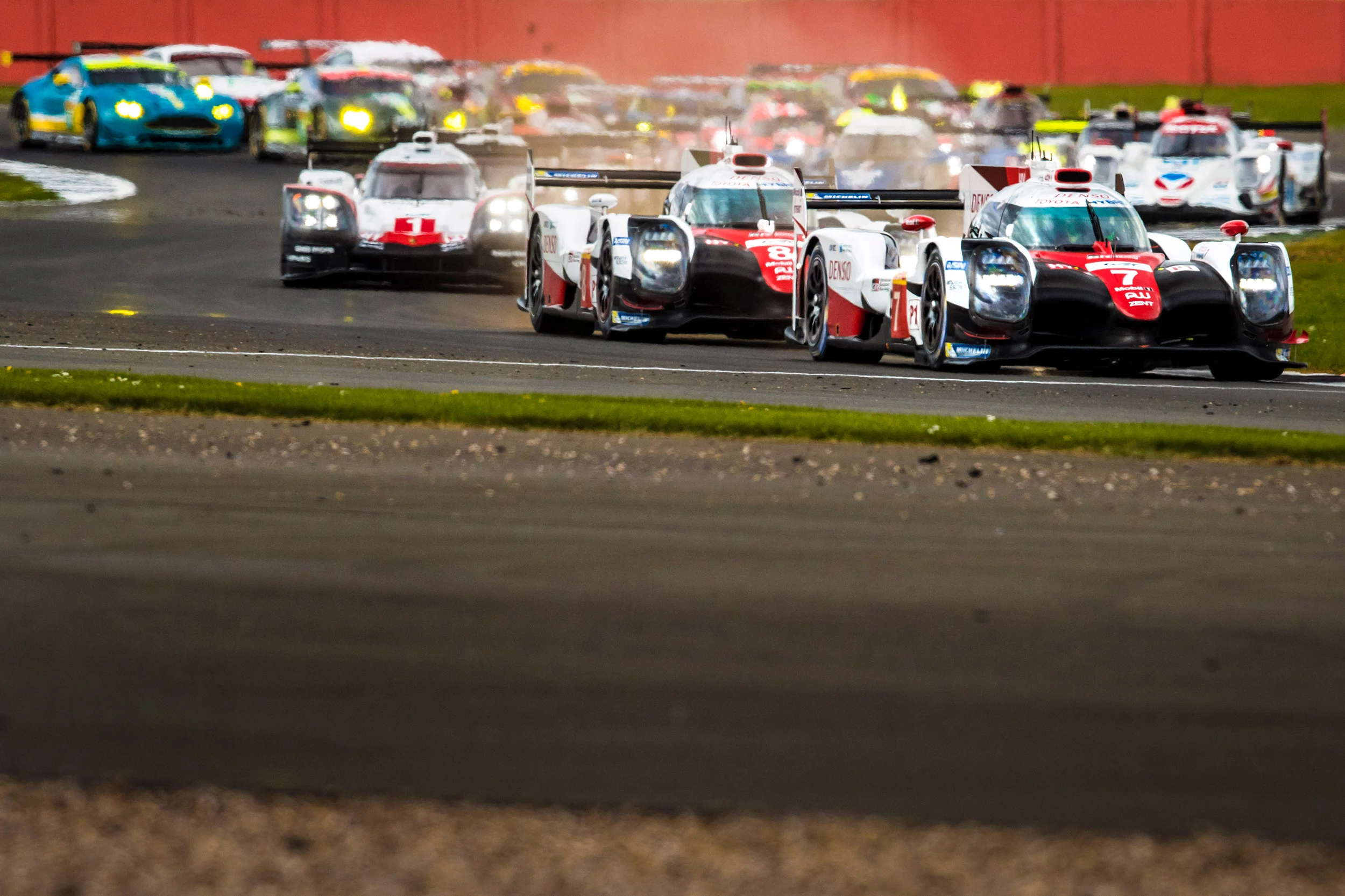 Start of the 6 Hours of Silverstone