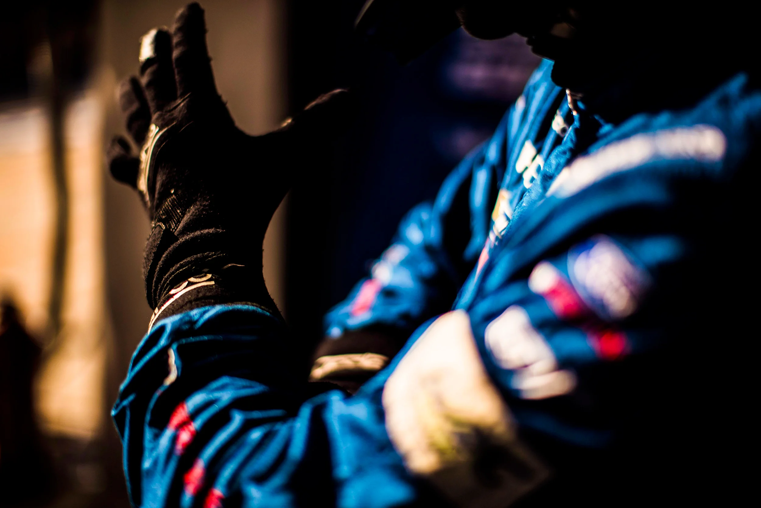 Ford pit crew prepare for a pit stop