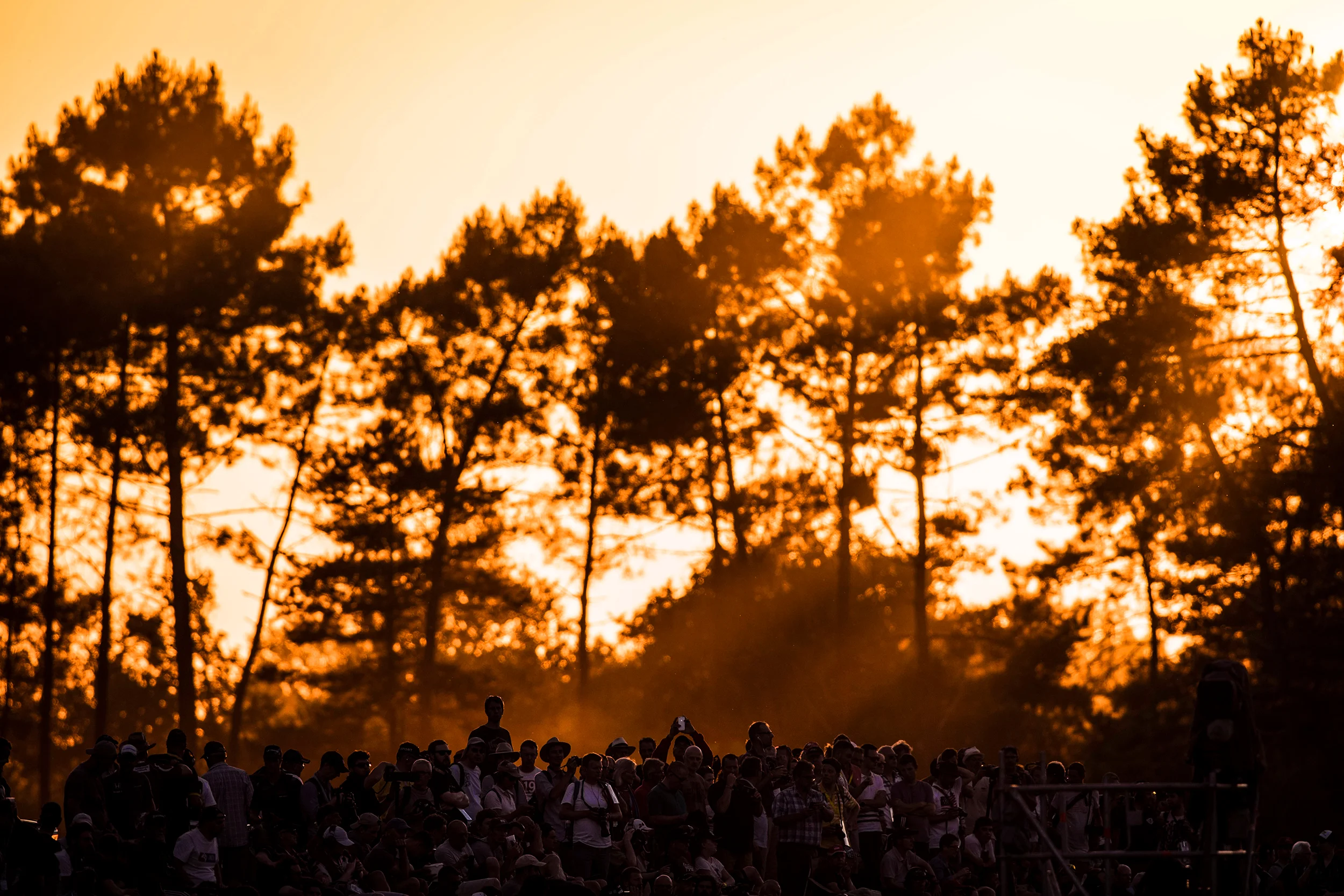 Spectators at Arnage corner 