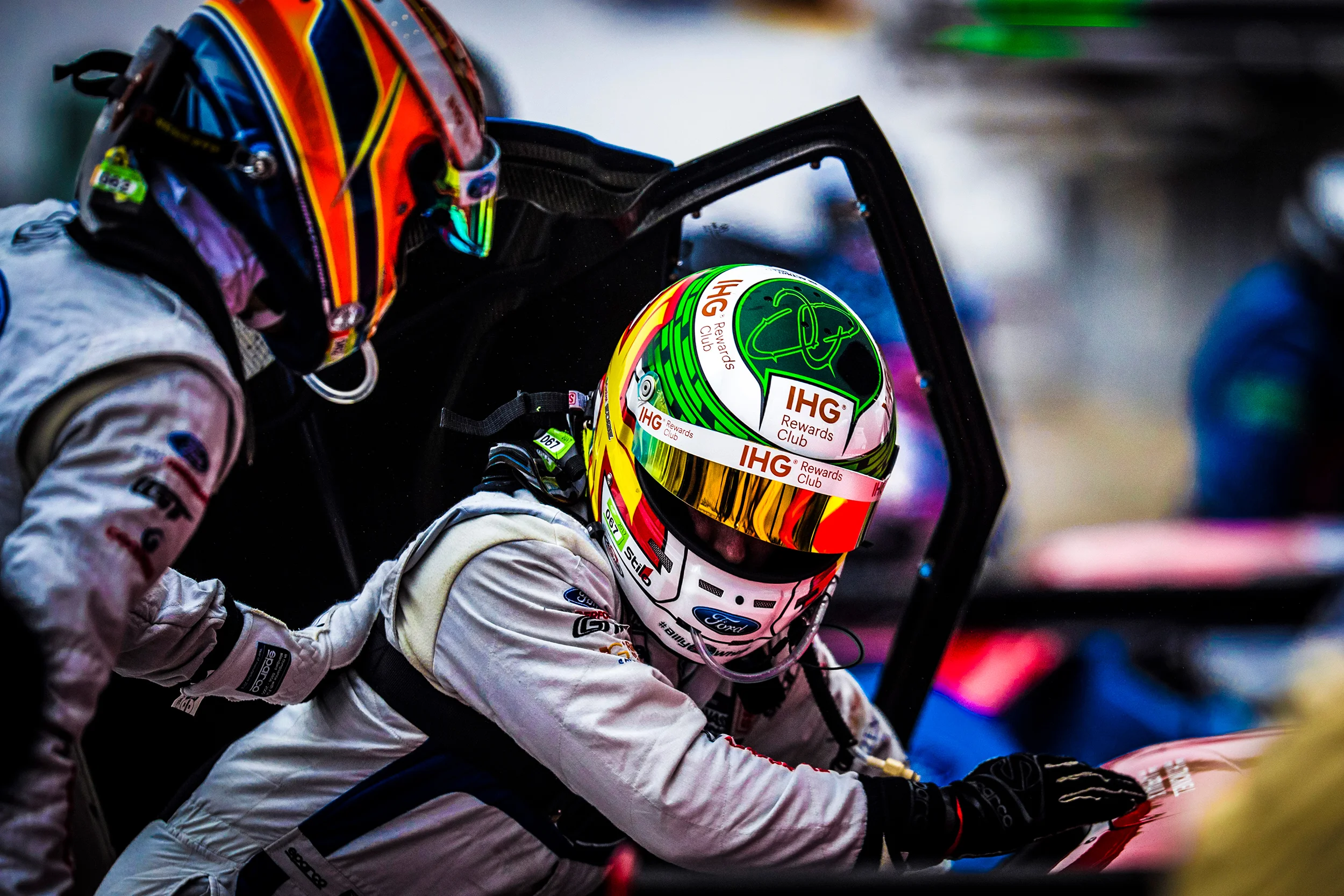 Harry Tincknell and Andy Priaulx driver change