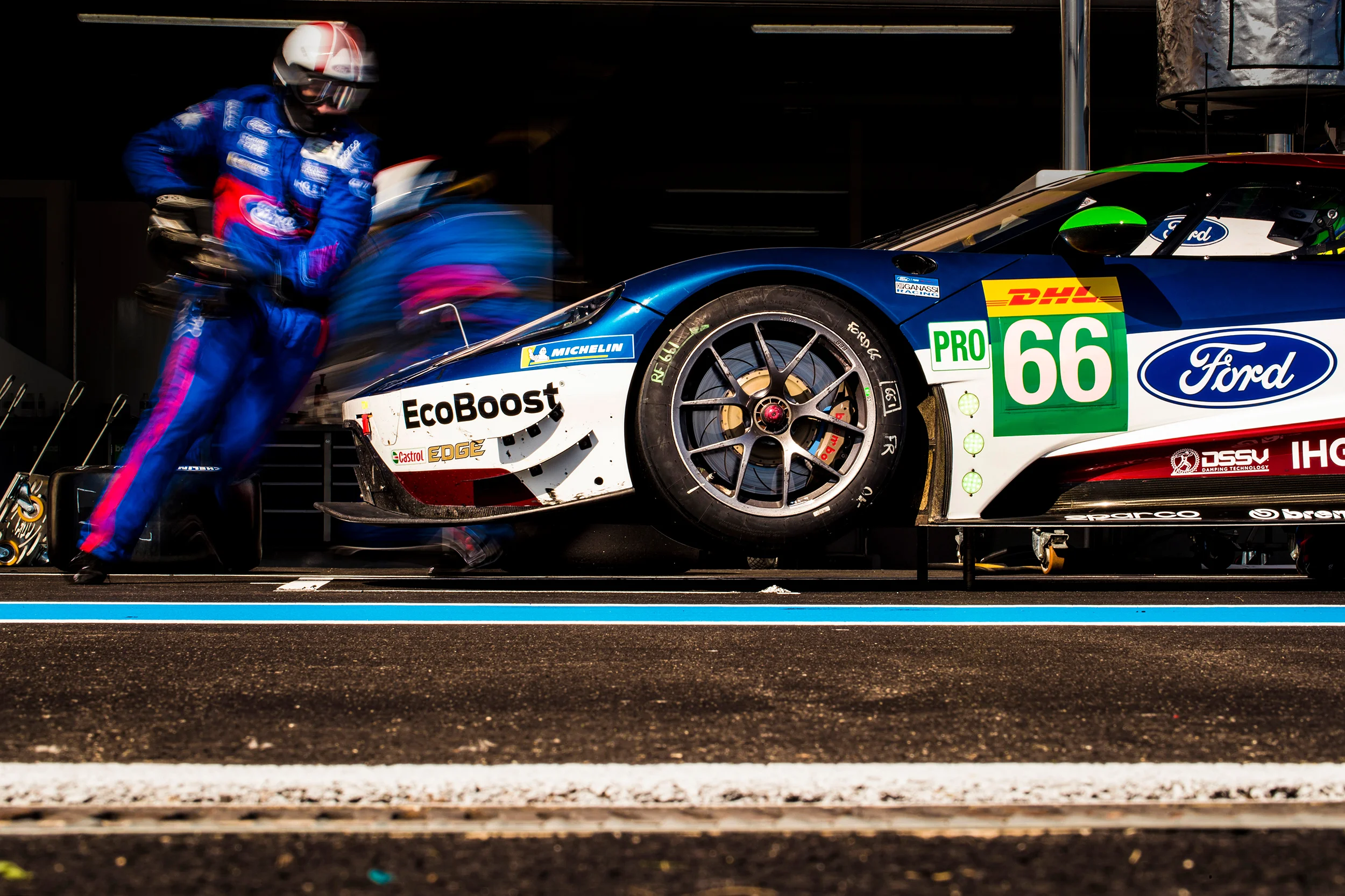 #66 Ford GT pit stop practice