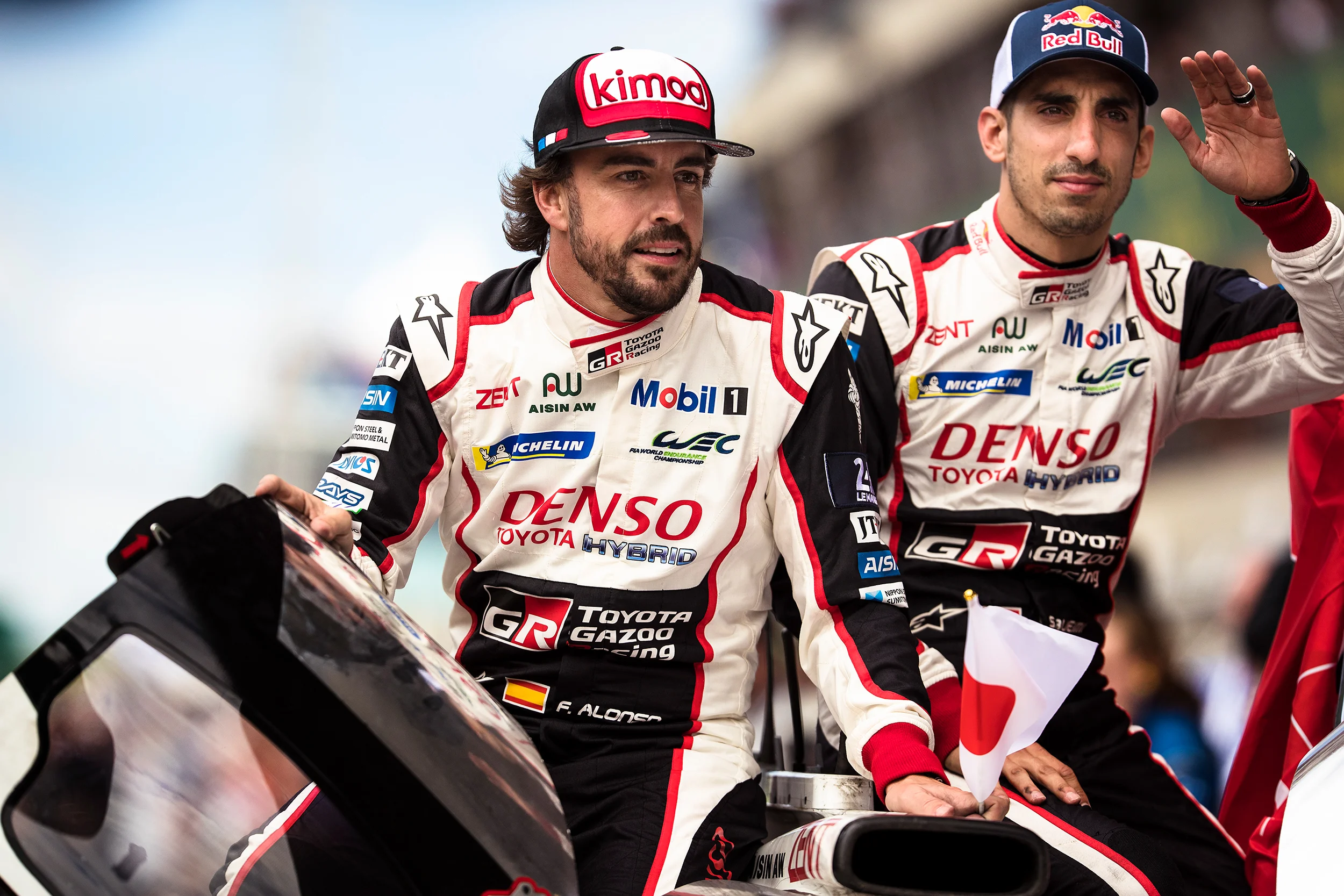 Fernando Alonso and Sebastien Buemi celebrate victory