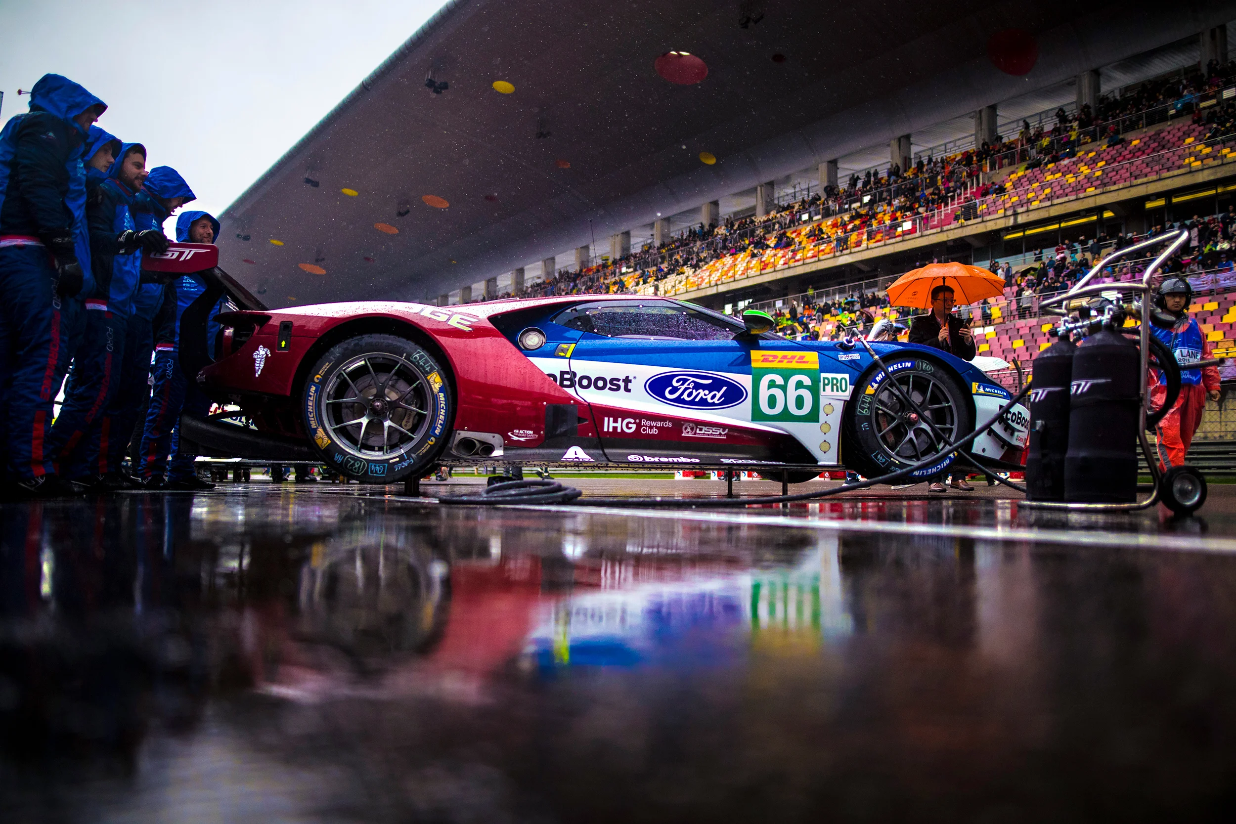#66 Ford GT on the grid