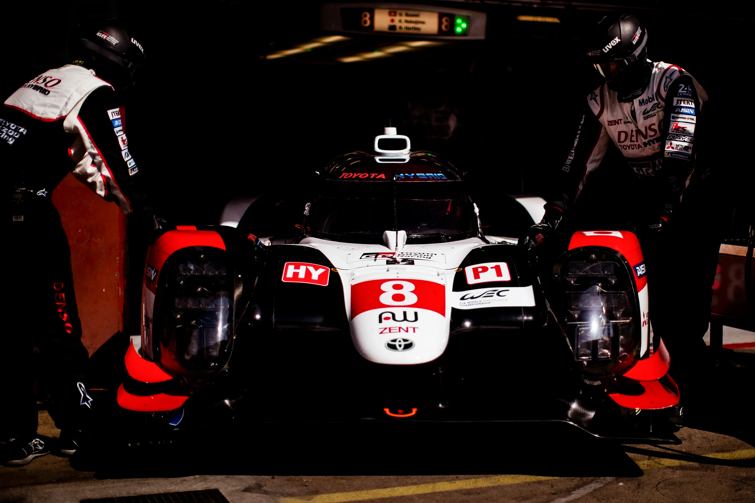 #8 Toyota TS050