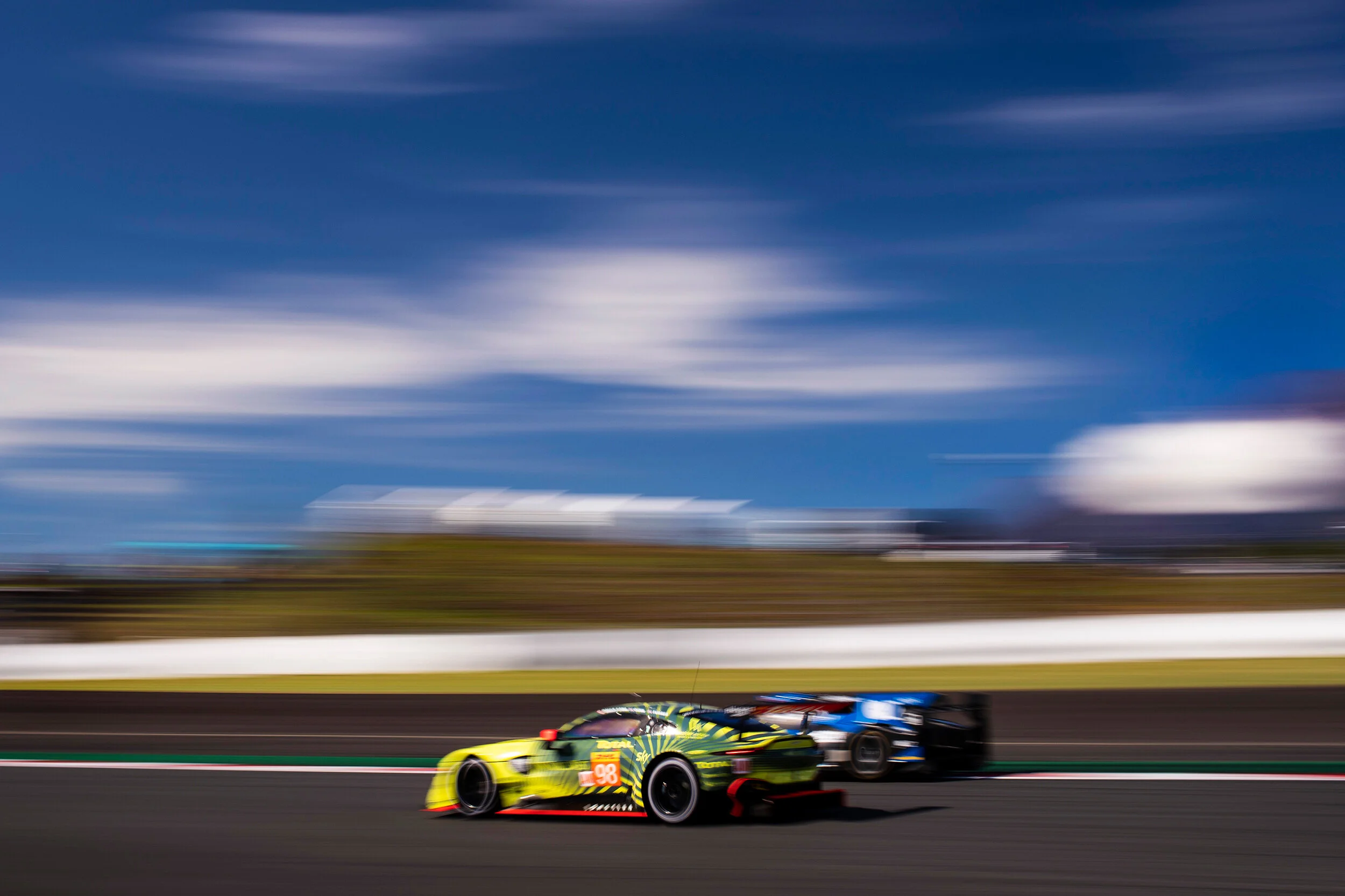 Paul Dalla Lana, Aston Martin Vantage 