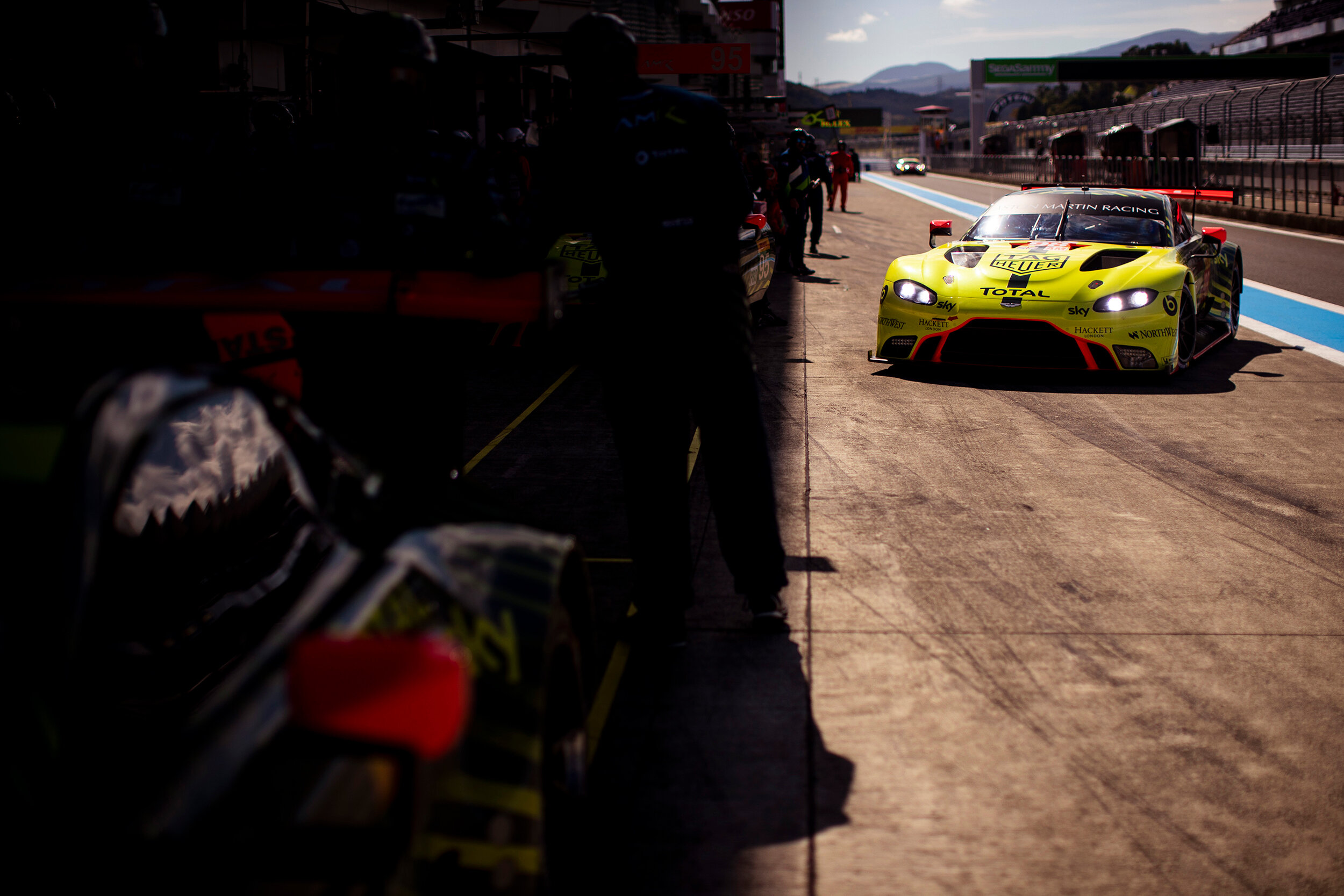 Paul Dalla Lana, Aston Martin Vantage 