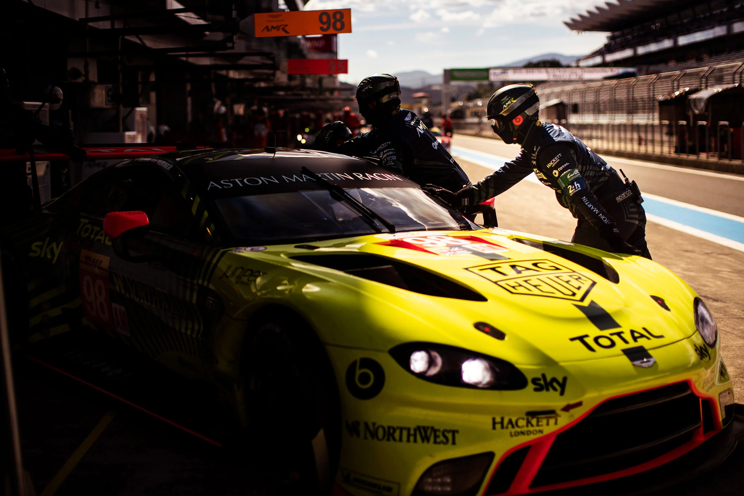#98 Aston Martin Vantage 