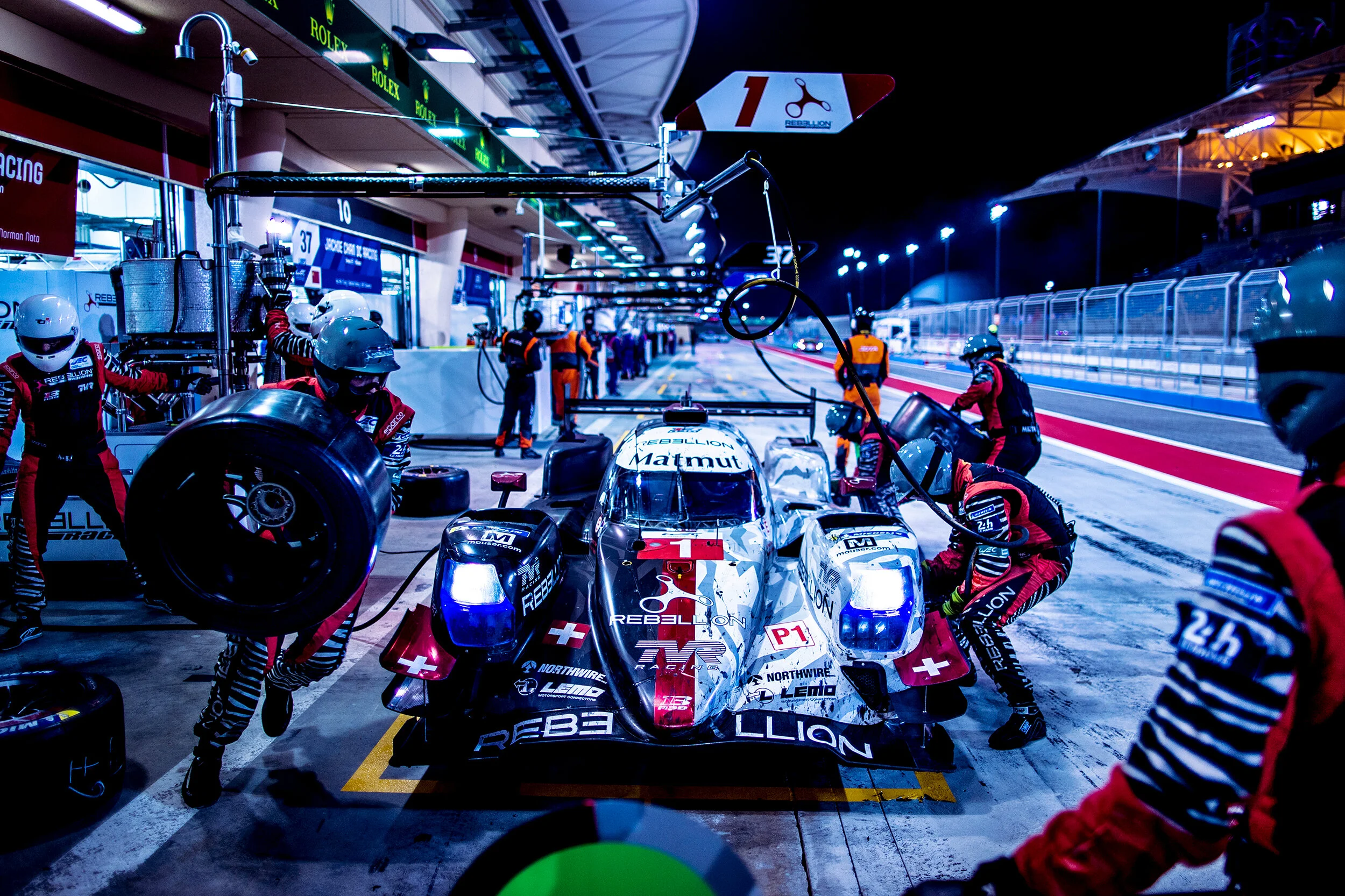 #1 Rebellion R13 – Gibson pit stop 