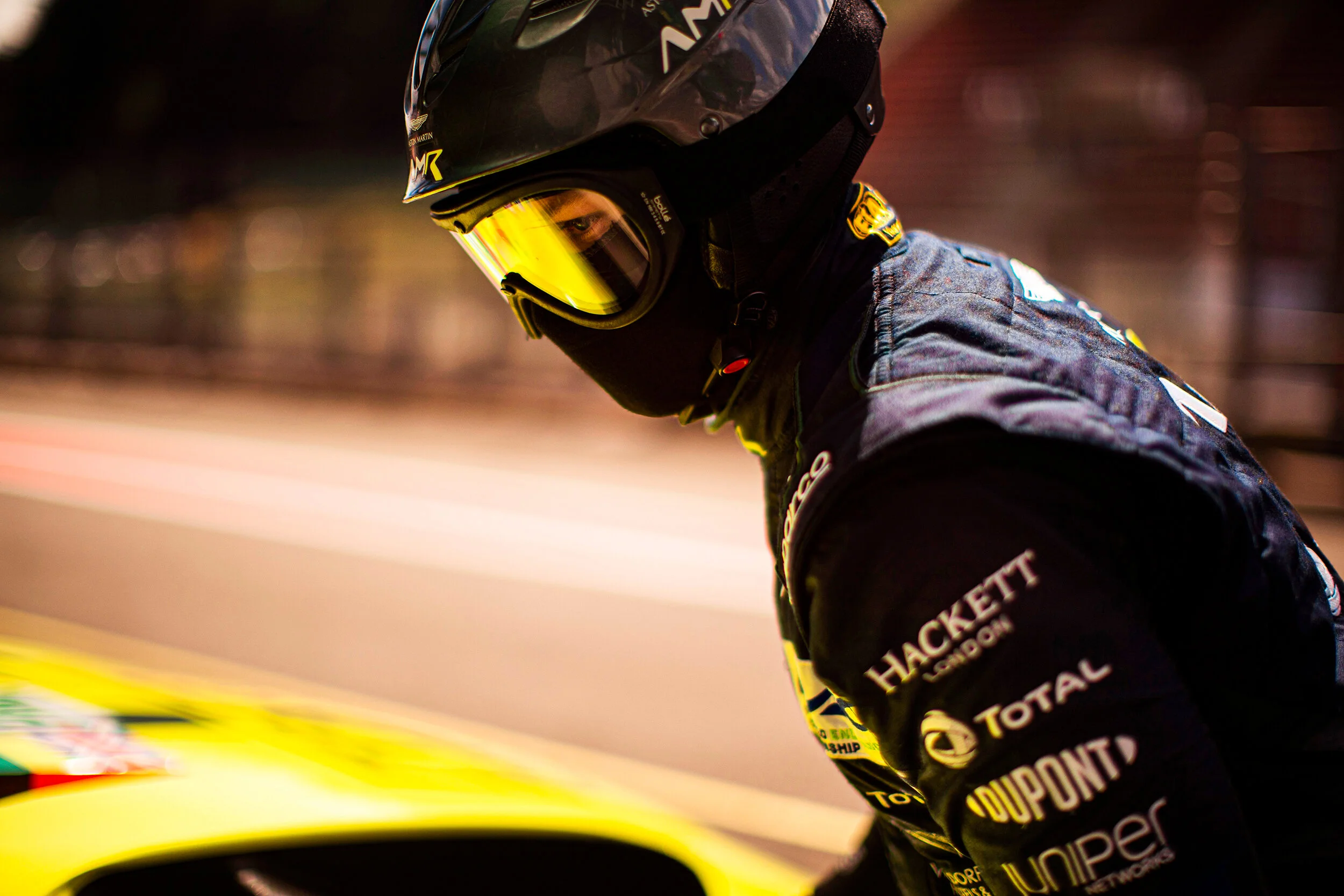 Aston Martin pit crew