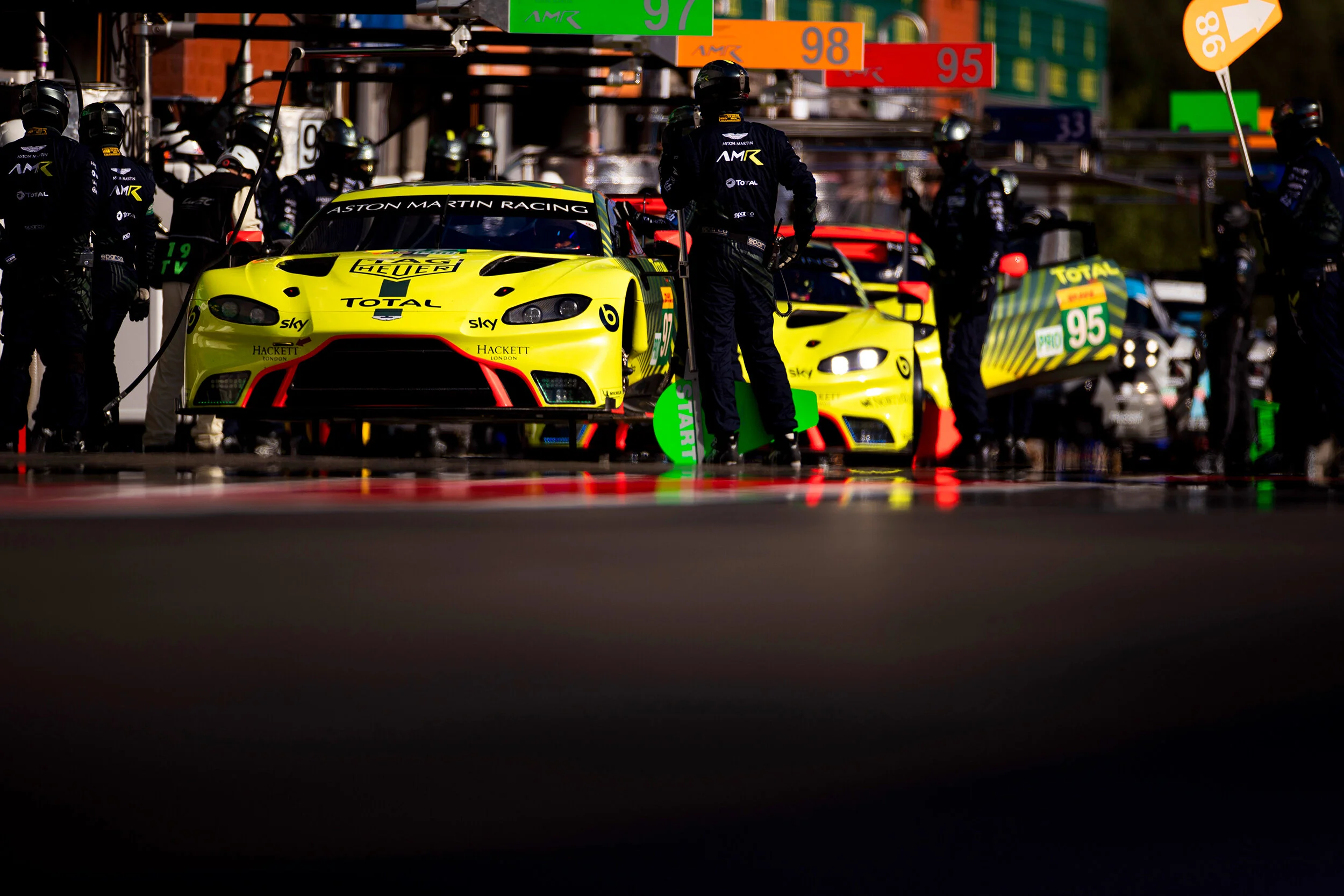#97 Aston Martin pit stop 