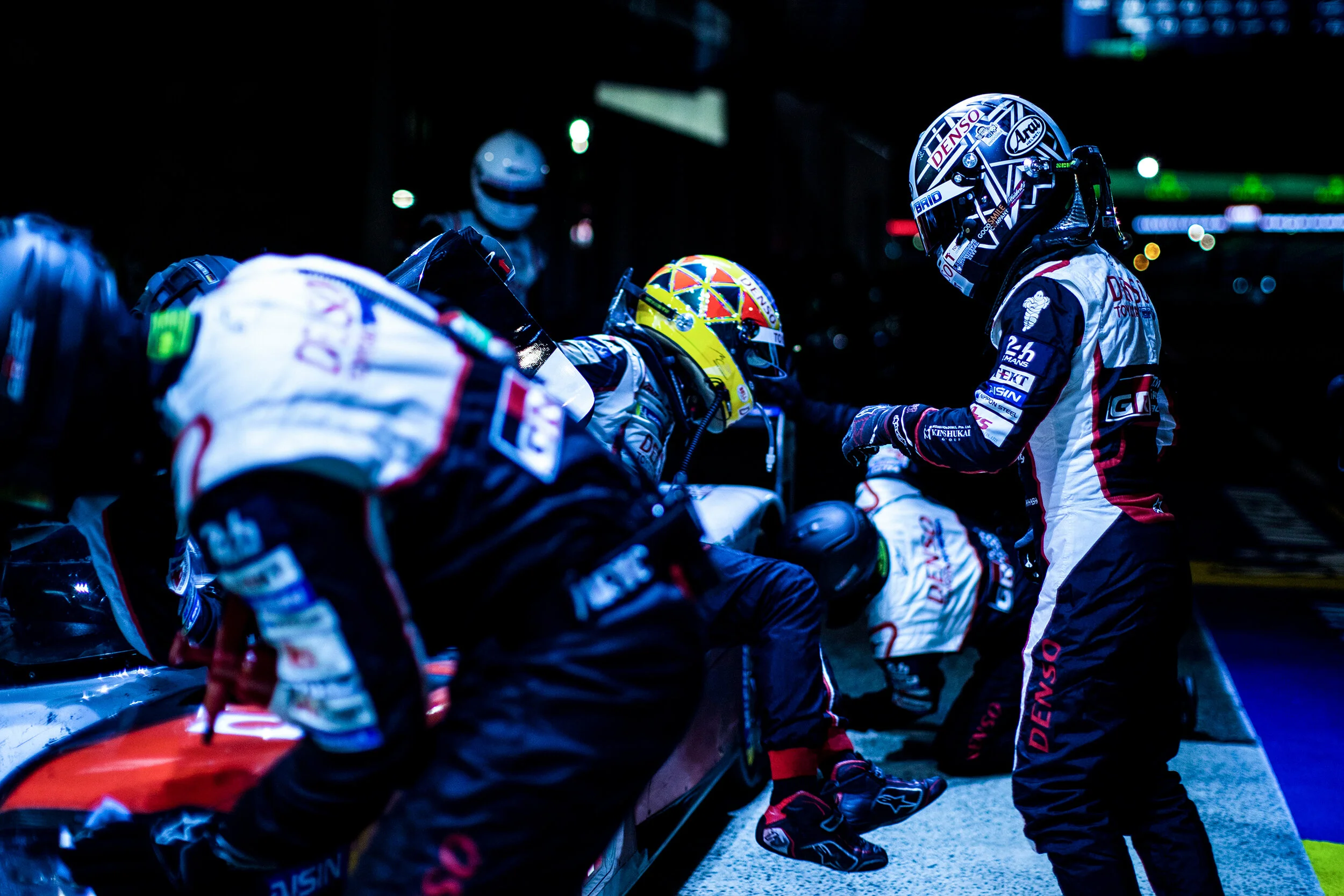 Mike Conway and Kamui Kobayashi driver change