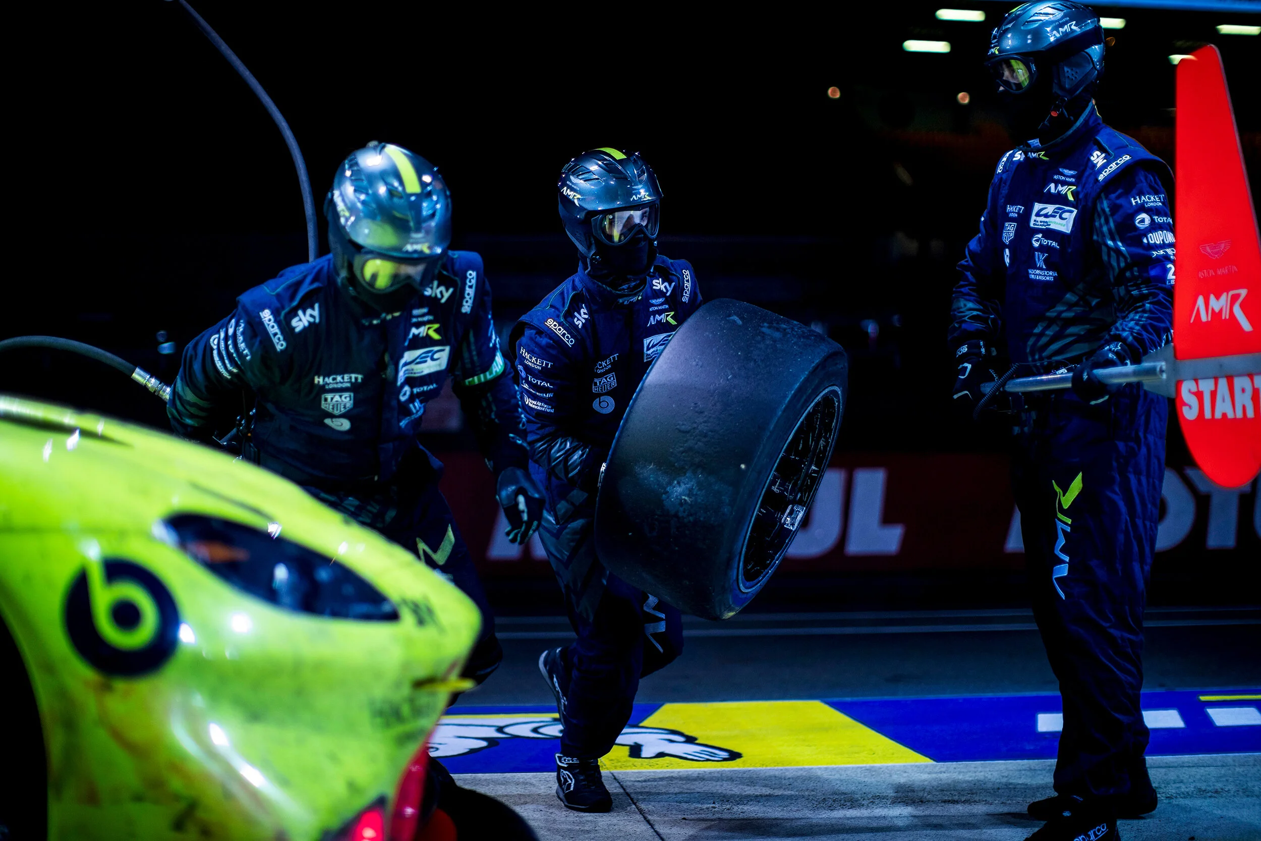 Aston Martin pit crew