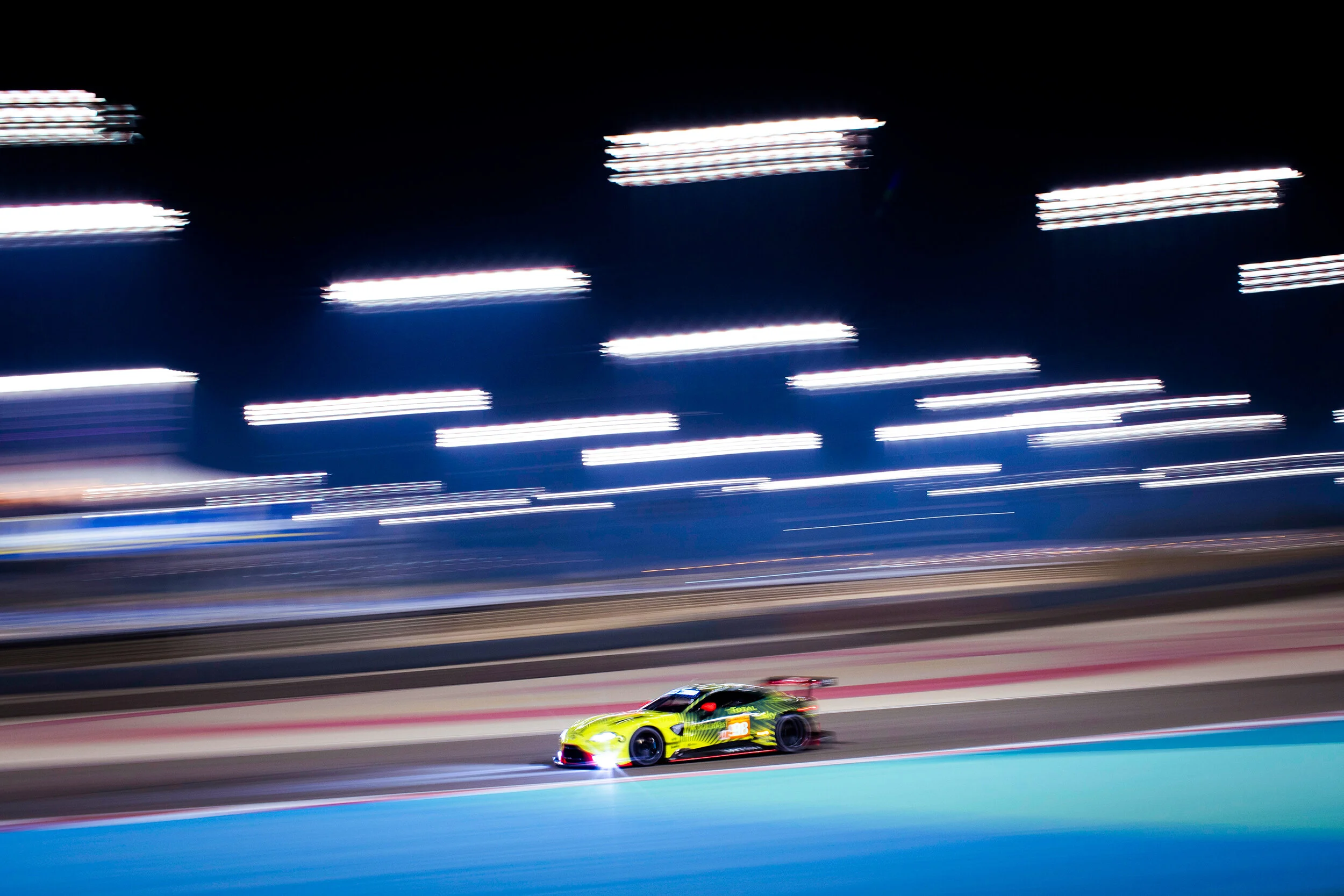 Paul Dalla Lana, Aston Martin Vantage