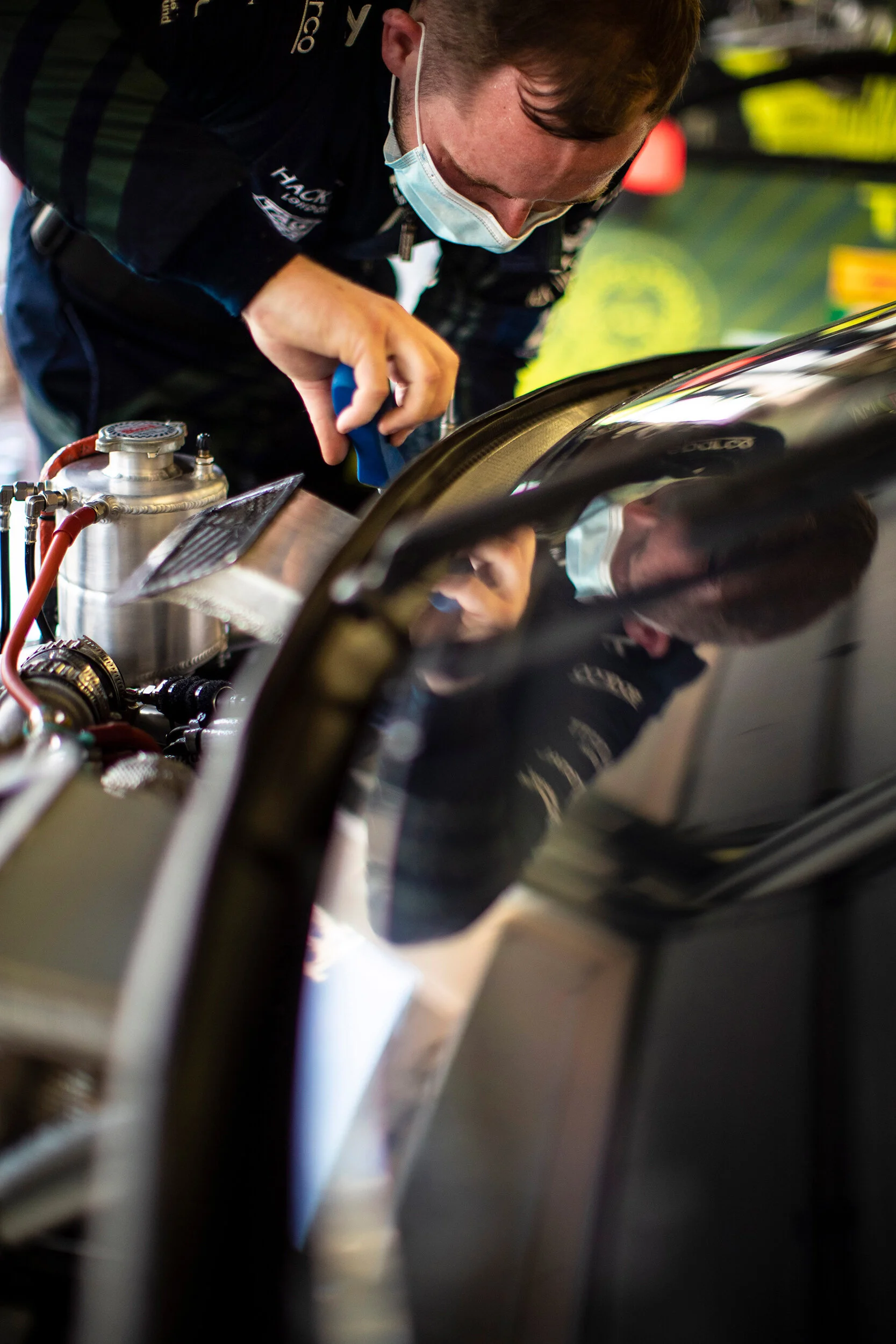Aston Martin pit crew