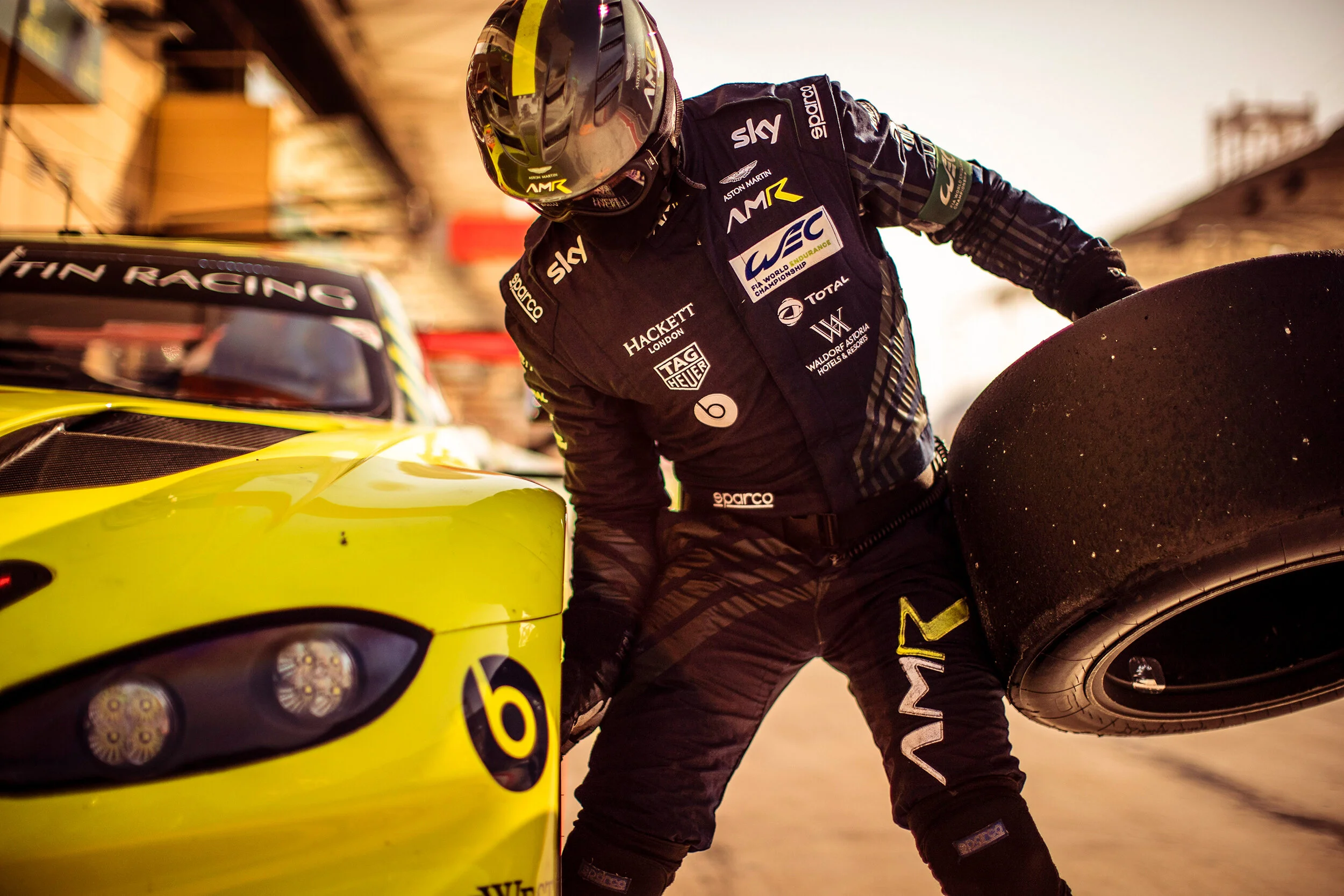 Aston Martin pit crew