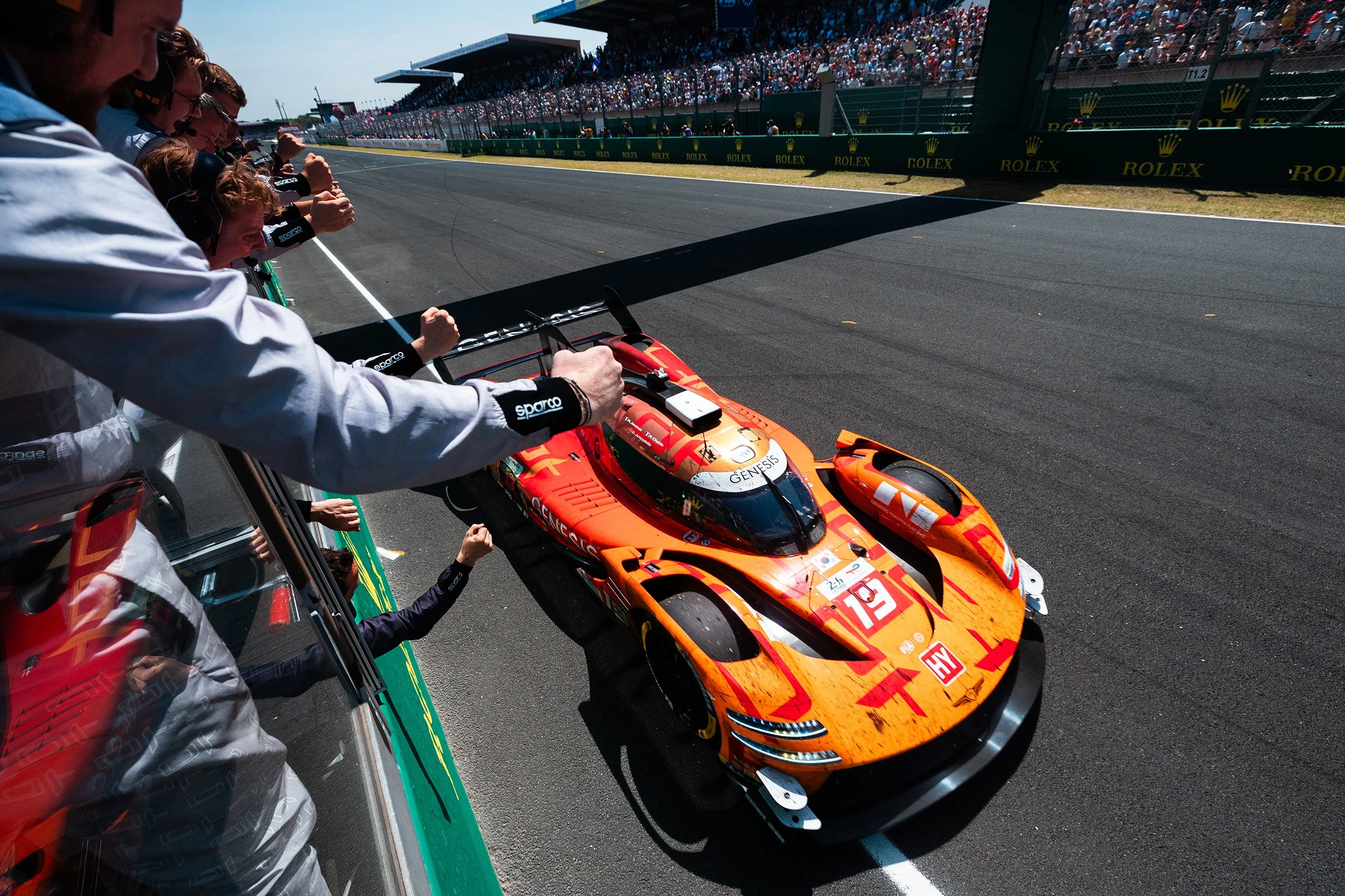 24hLeMans26_061416041731599DG.jpg