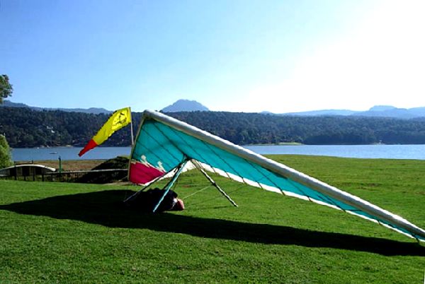 Hang glider.jpg