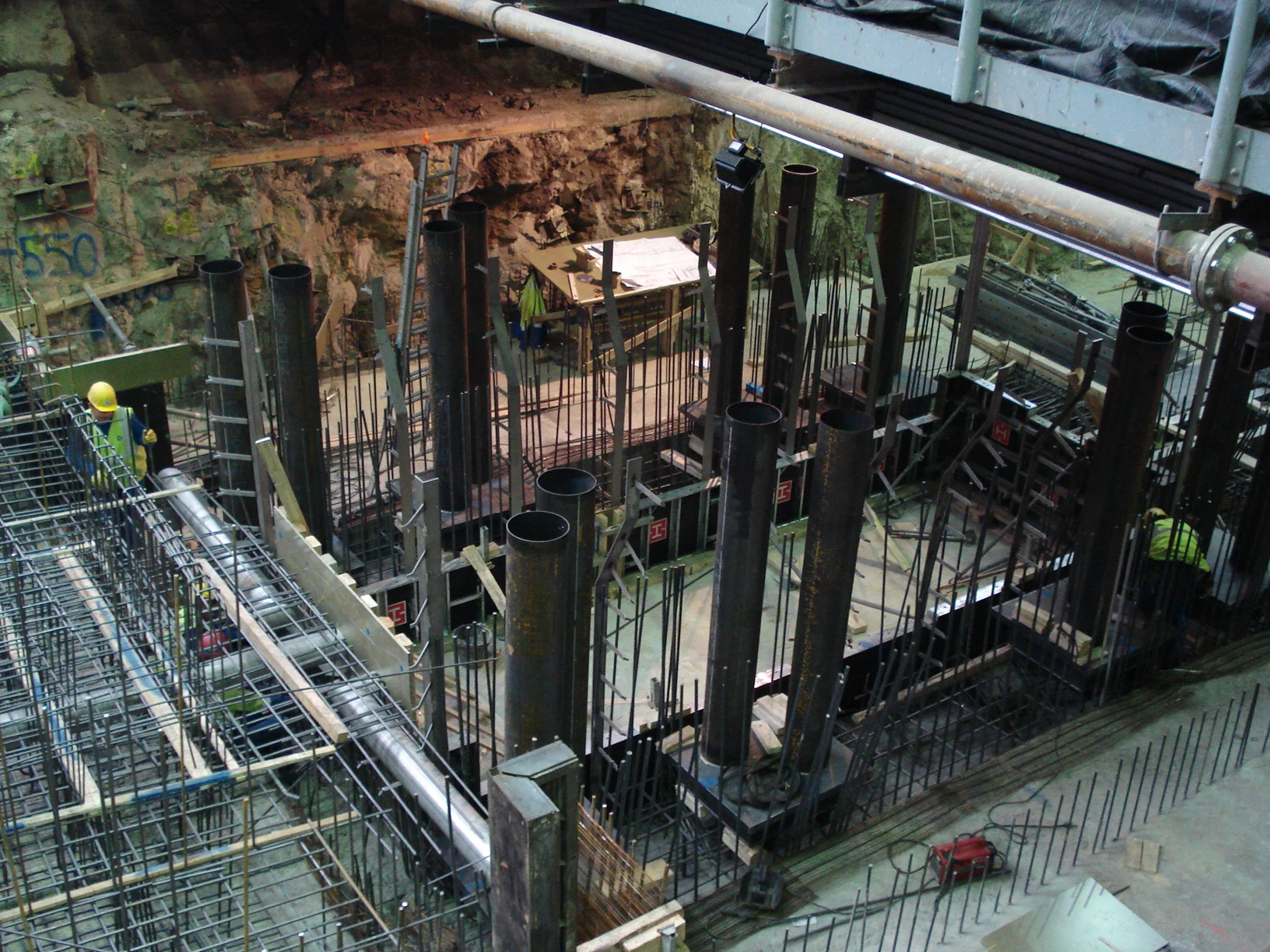 08//   Aleris Aluminium Duffel