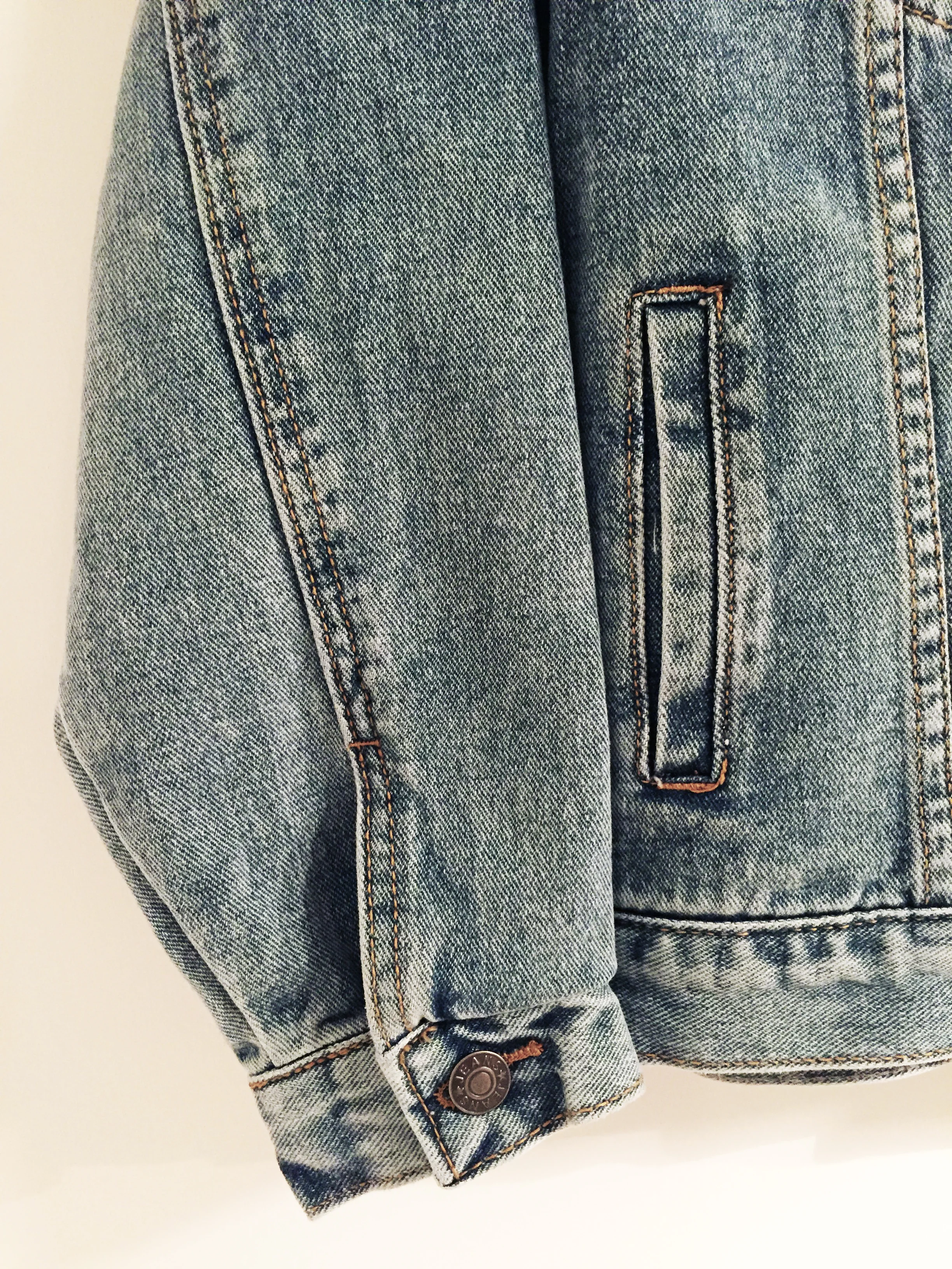 SLEEVE CLOSEUP.jpg