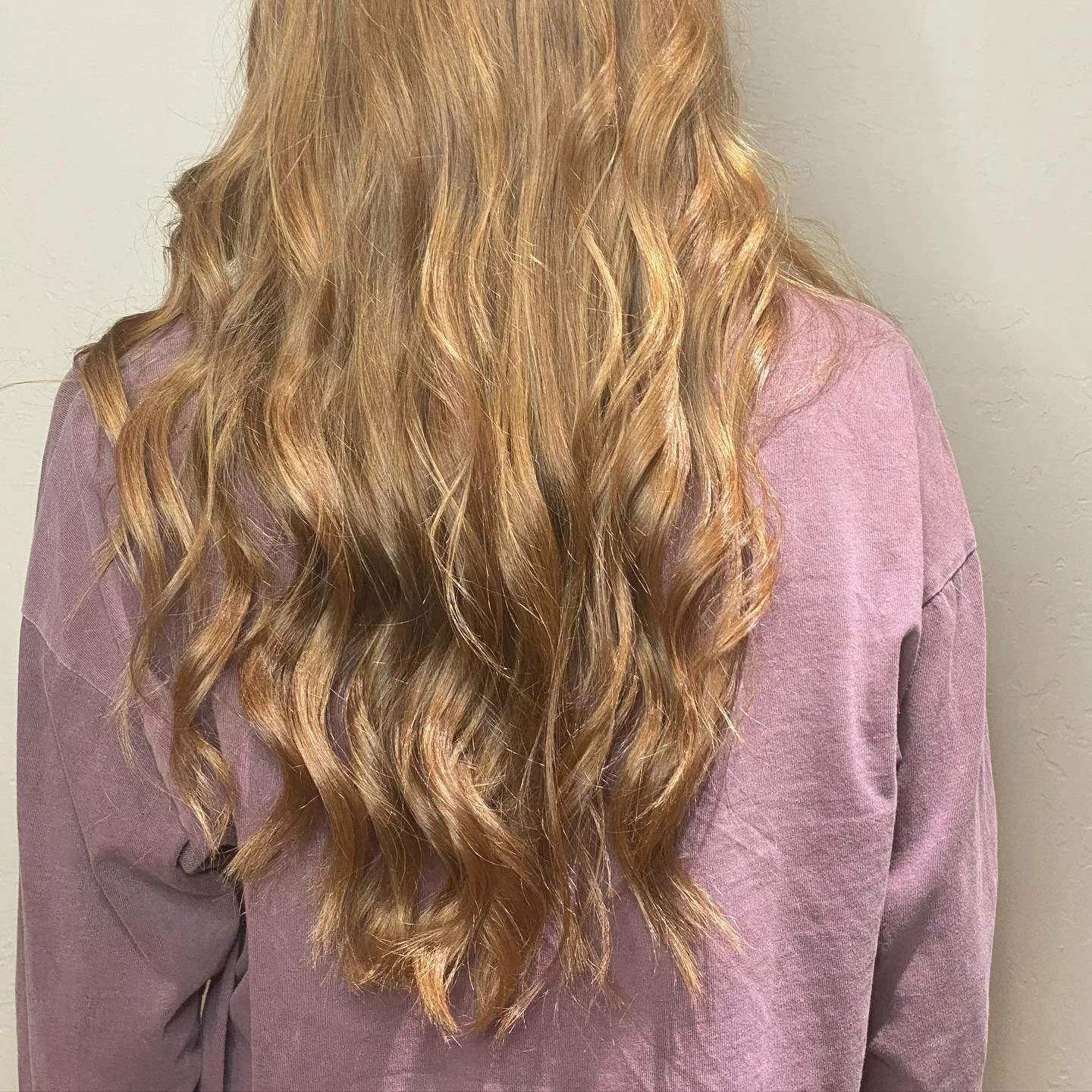 If you need a trim but are afraid of losing length... look what a difference a cut, deep condition &amp; curl can do! ✂️ &hearts;️