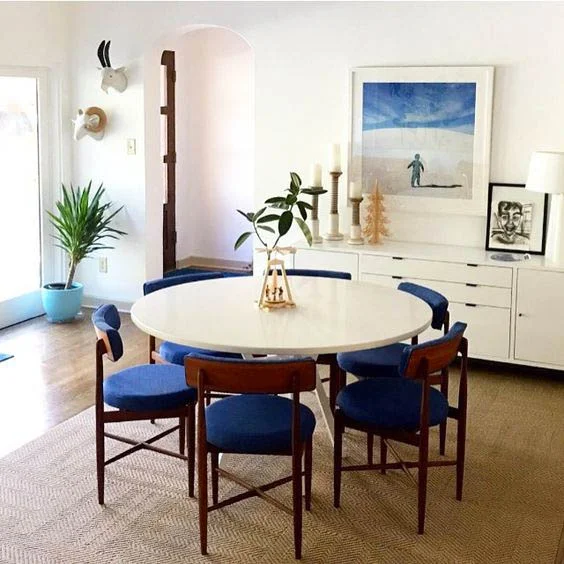 Jax Quartz Round Dining Table