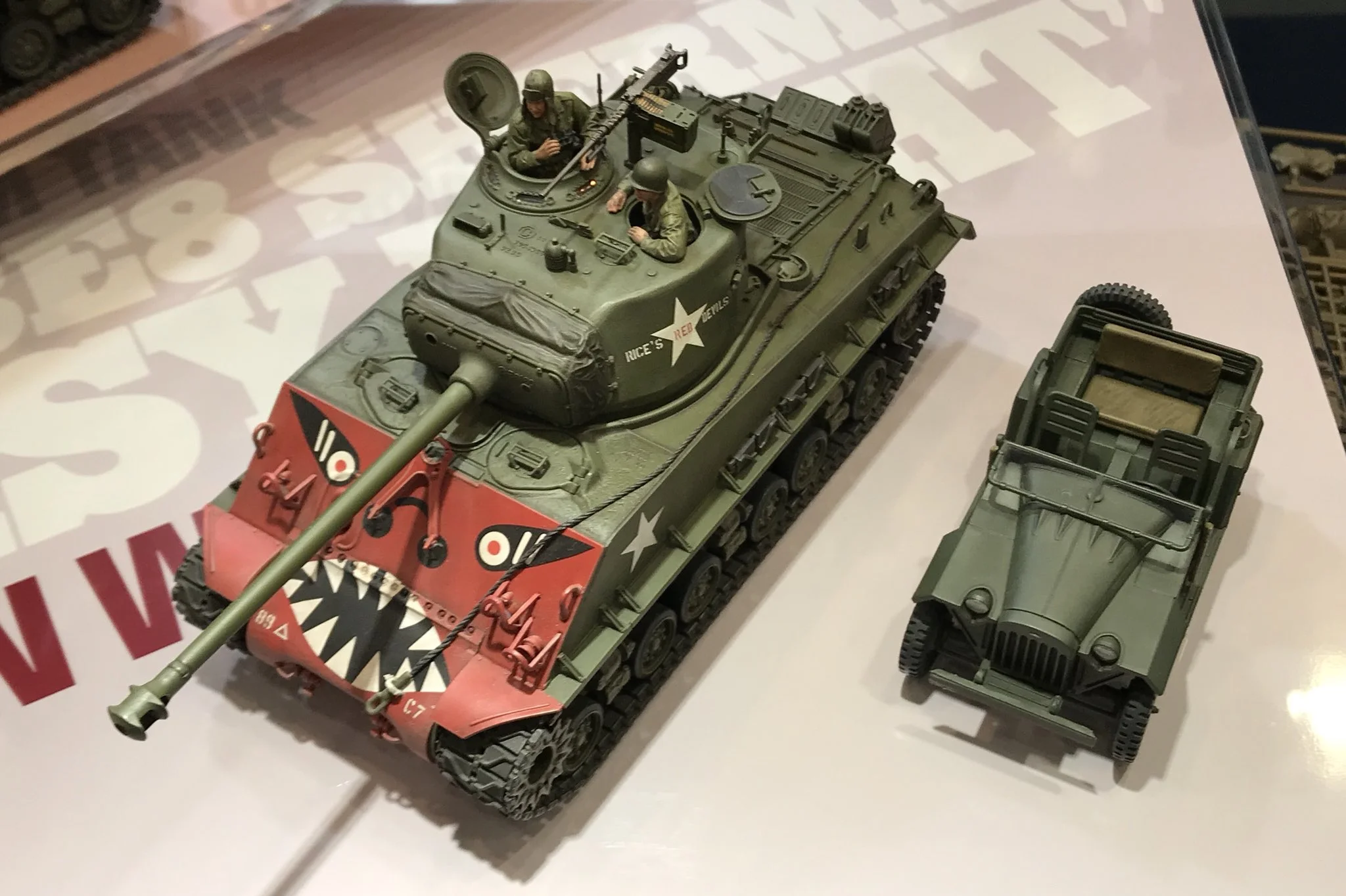 Tamiya-35359-1-35-U.S.-Medium-Tank-M4A3E8-Sherman-“Easy-Eight”-Korean-War-f.jpg