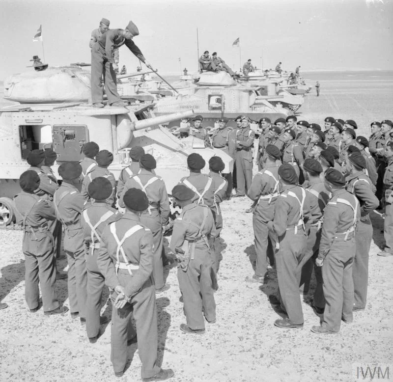 An American sergeant instructor lecturing troops about the Grant tank, 17 Feb 1942. IWM photo E 8493