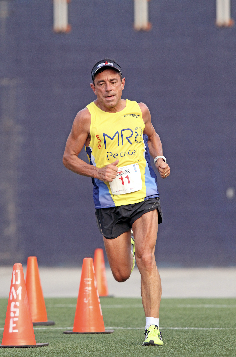 Dave-McGillivray-approaches-the-finish-line