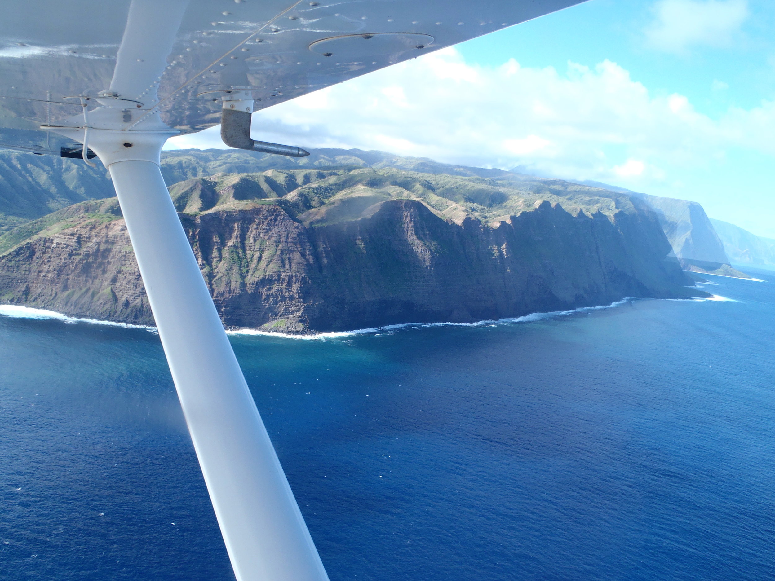 Hawaiian Island Mokola’i, tallest sea cliffs in the world