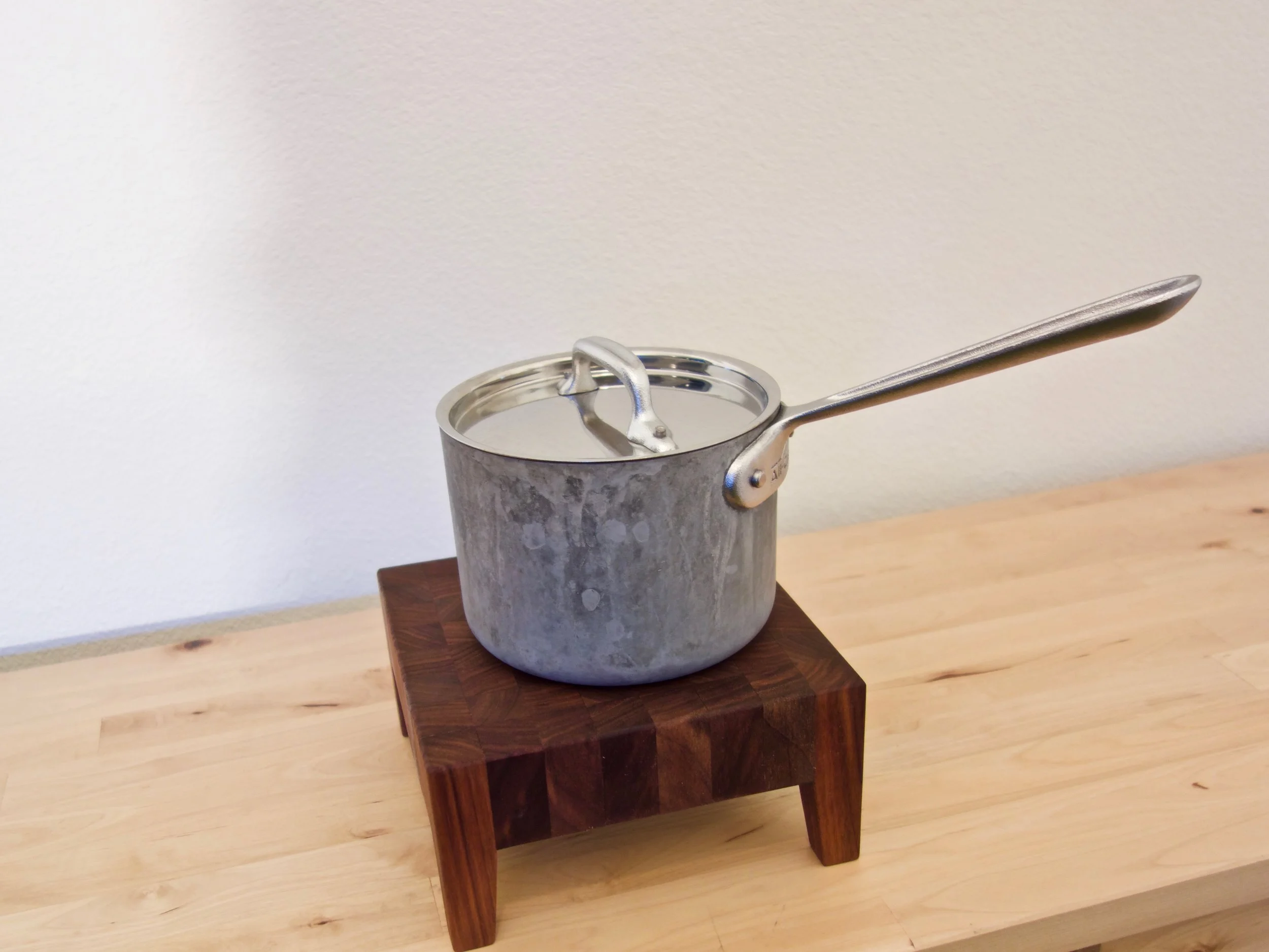 Trivet with pot.jpg