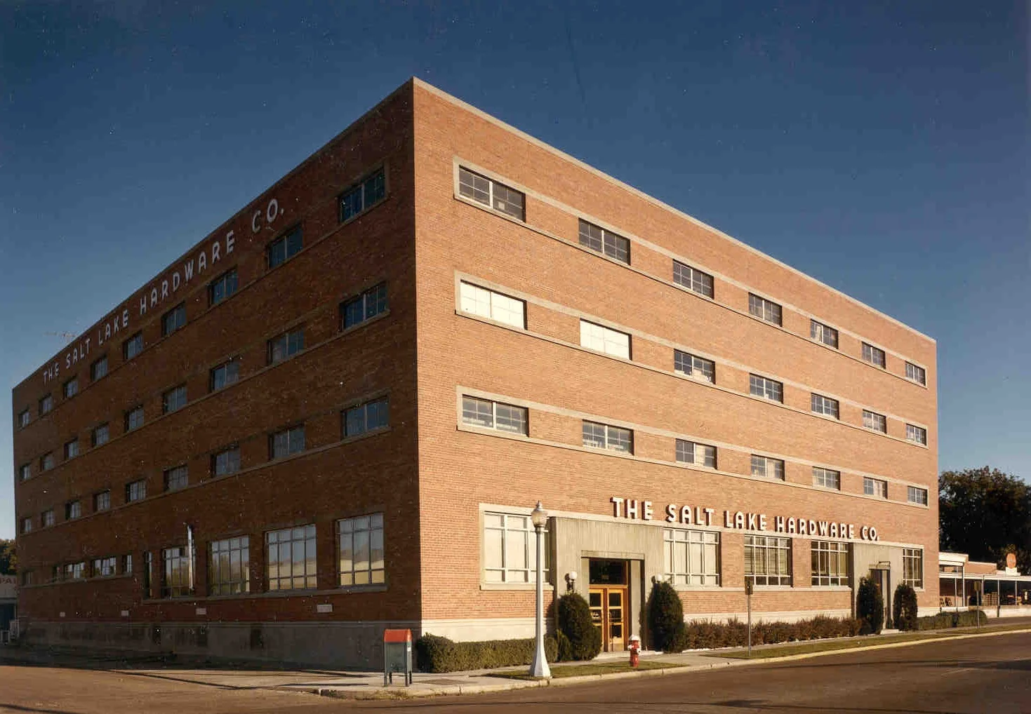 1946 - Hardware Company.jpg
