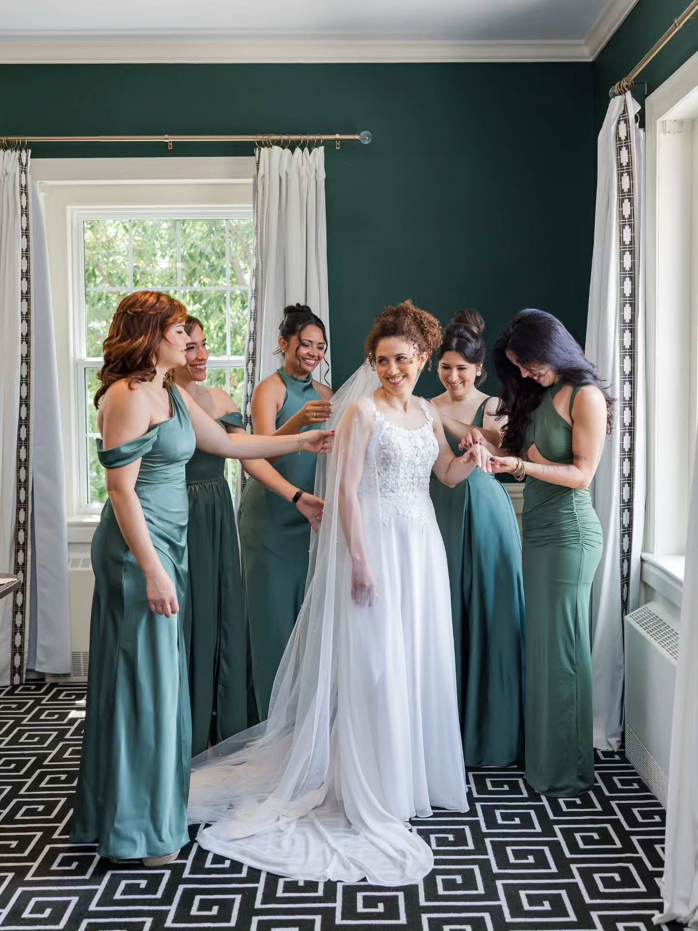 Such a beautiful and perfect wedding day at the Madison Club! Congratulations, Tati and Brennan!
Venue: The Madison Club
Florist: Daffodil Parker
Gown: Vera's Bridals
HMUA: Kate Elizabeth
Second photographer: Paul Gero
