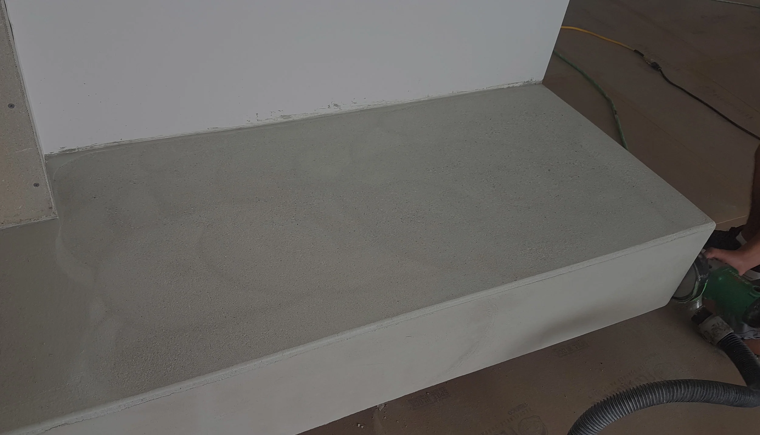 GenesisConcreteLtd-Concrete-Fireplace-Mantle-North-Vancouver2.jpg