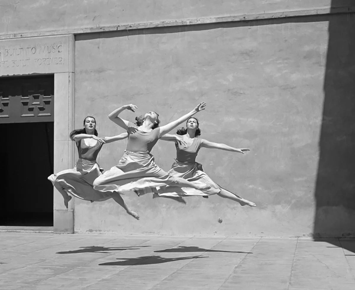 Three dancers, Mills College, 1929 . Photo Imogen Cunningham