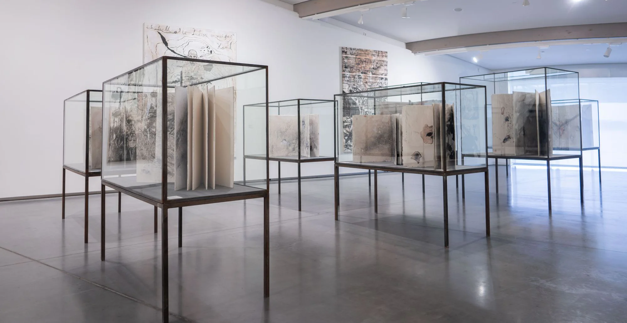 Anselm Kiefer – Bøker og tresnitt. © Astrup Fearnley Museum