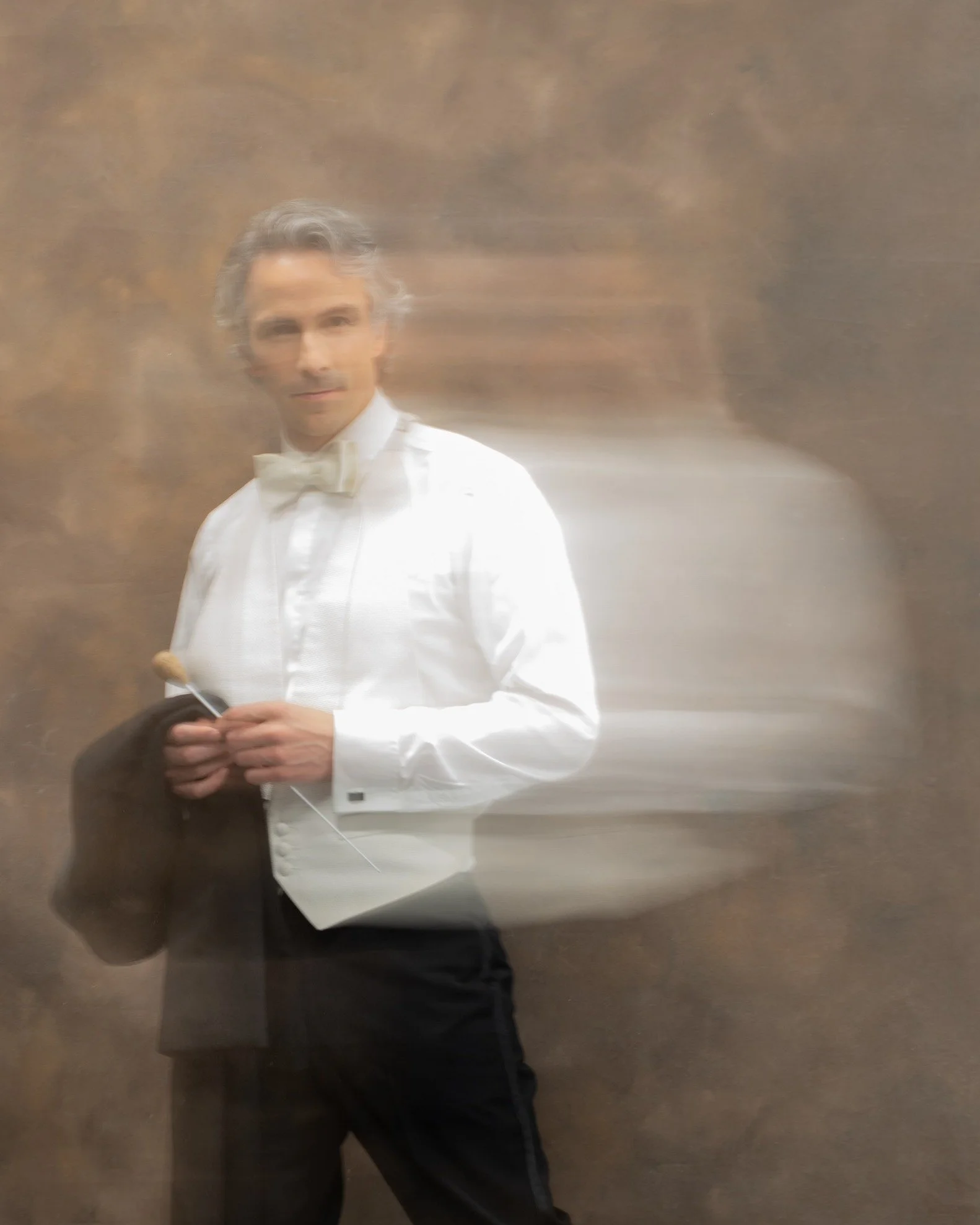 Maestro @adamjohnson.live conducts the colossal Mahler's Fifth Symphony this Thursday, May 14. 

Join us at the River Center for an unforgettable season closer, as well as the announcement of an exciting new season. Get your tickets before they're go