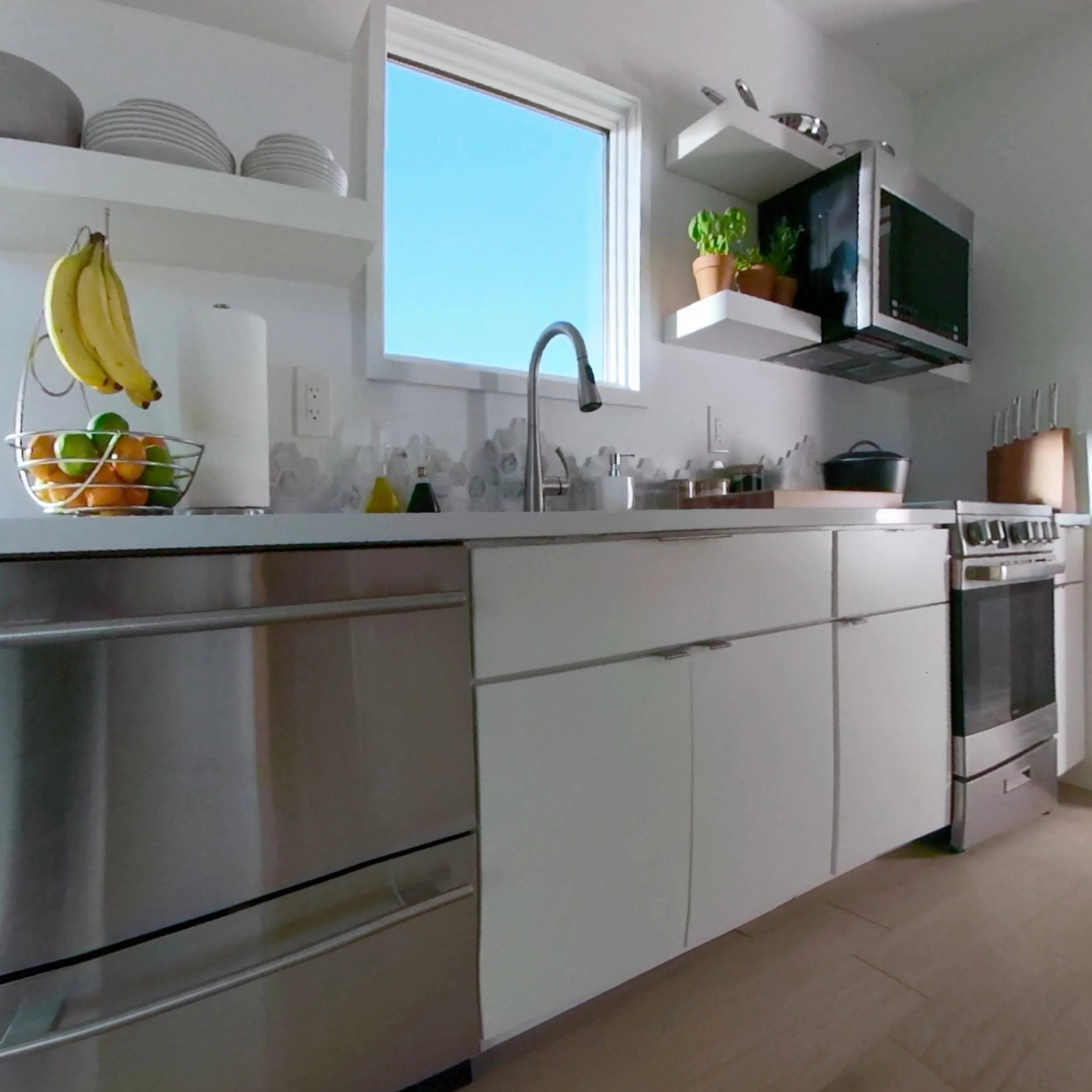 TinyHomeSelectionKitchenIGCarousel_1FullKitchen.jpg