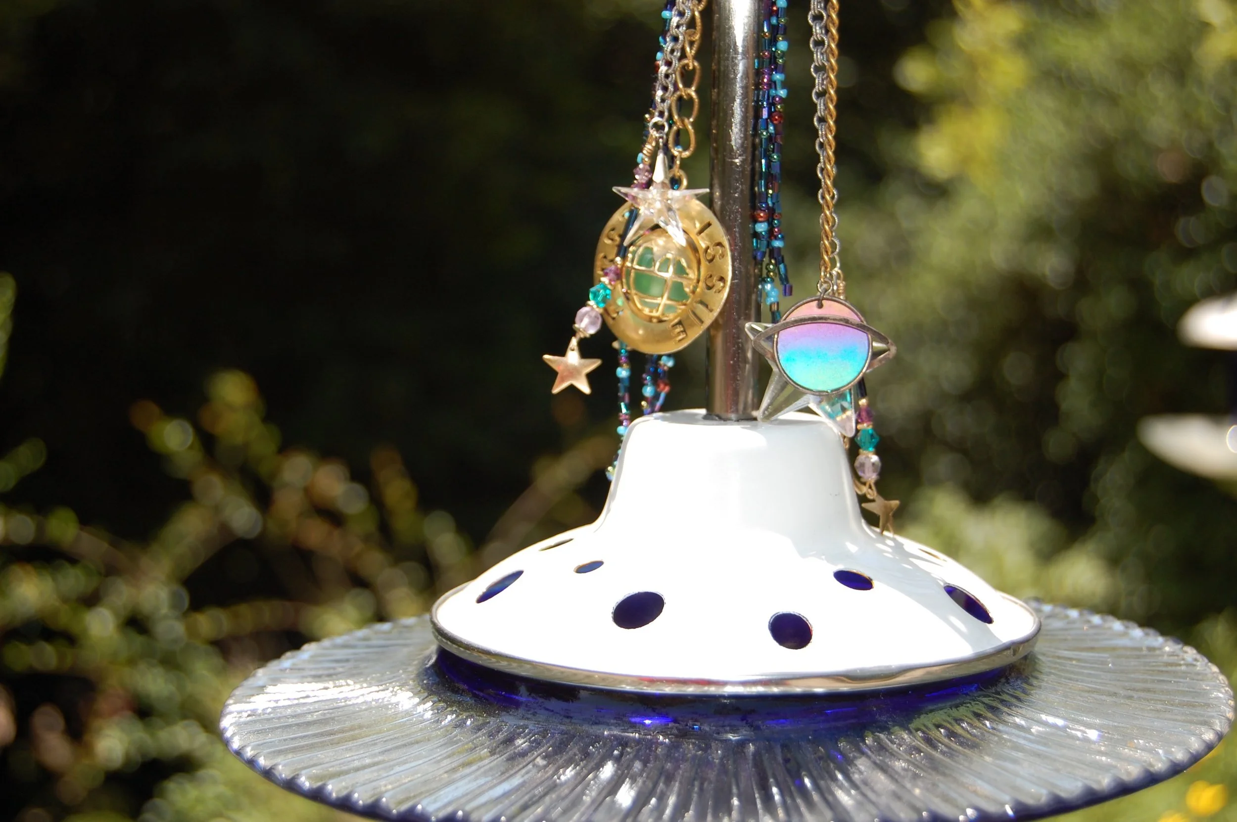 Stary-Nights_Bird-Feeder_top_jac-designs.jpg