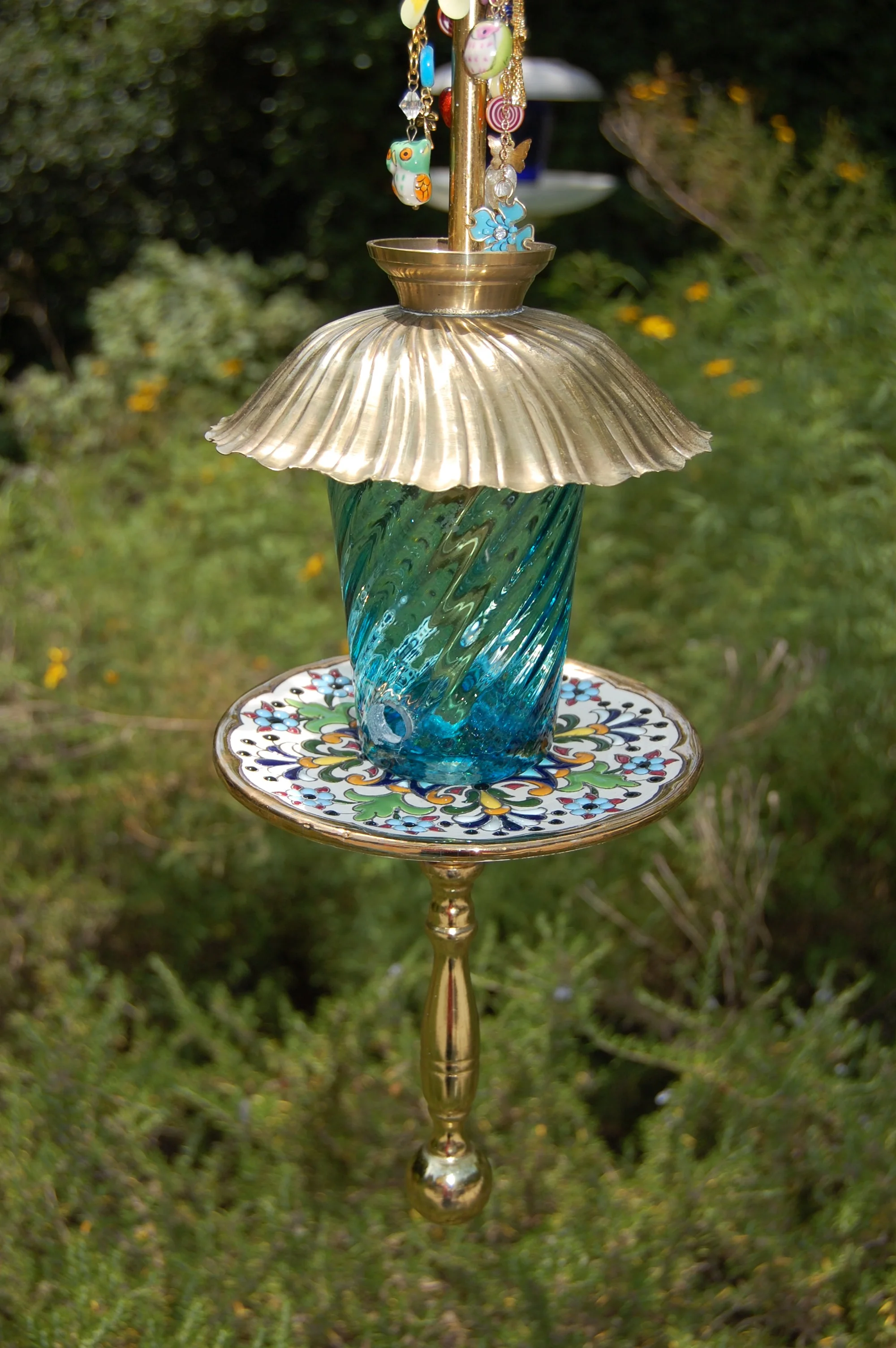 Aqua-Swirl_bird-feeder_jac-designs.jpg