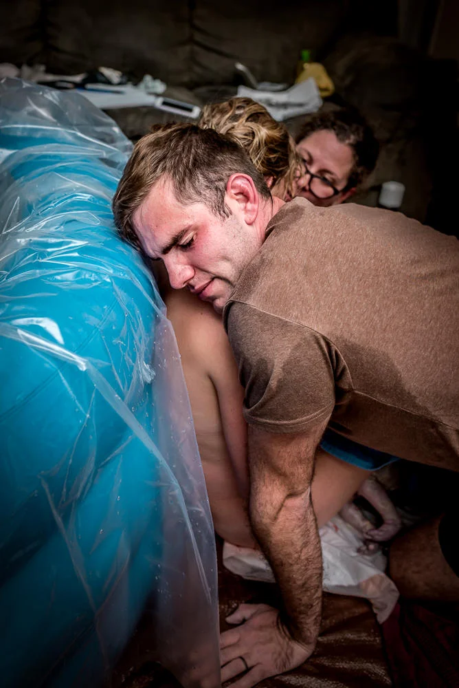 The moment a dad finds out he's just had his first son is a magical photo to take.jpg